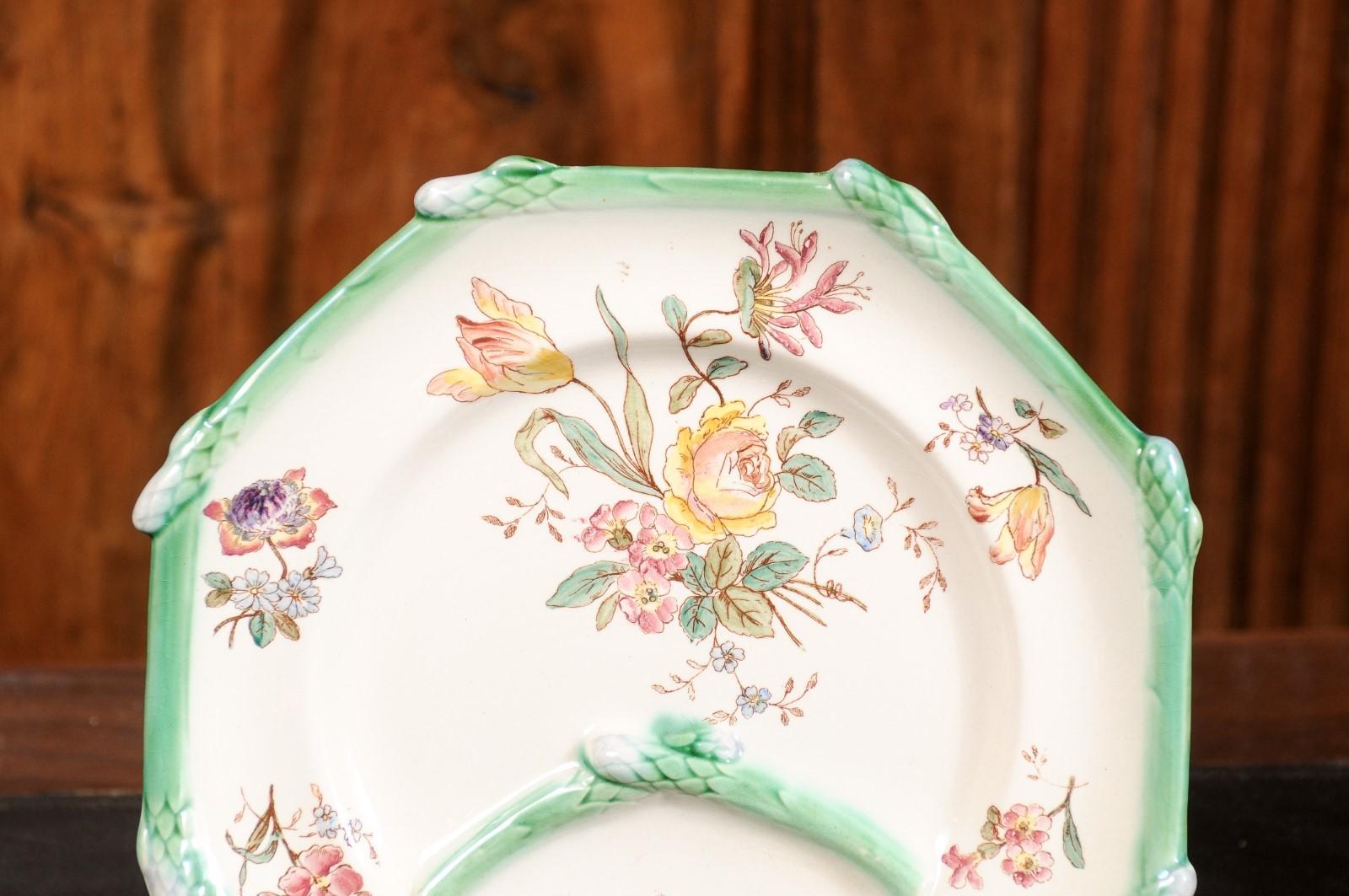 French 19th Century Majolica Octagonal Asparagus Serving Plate with Floral Décor 6