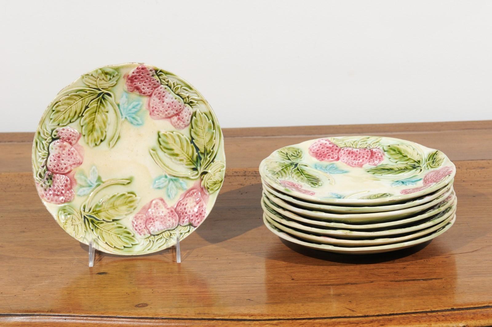 French 19th Century Majolica Plates with Raised Decor of Strawberries and Leaves For Sale 8