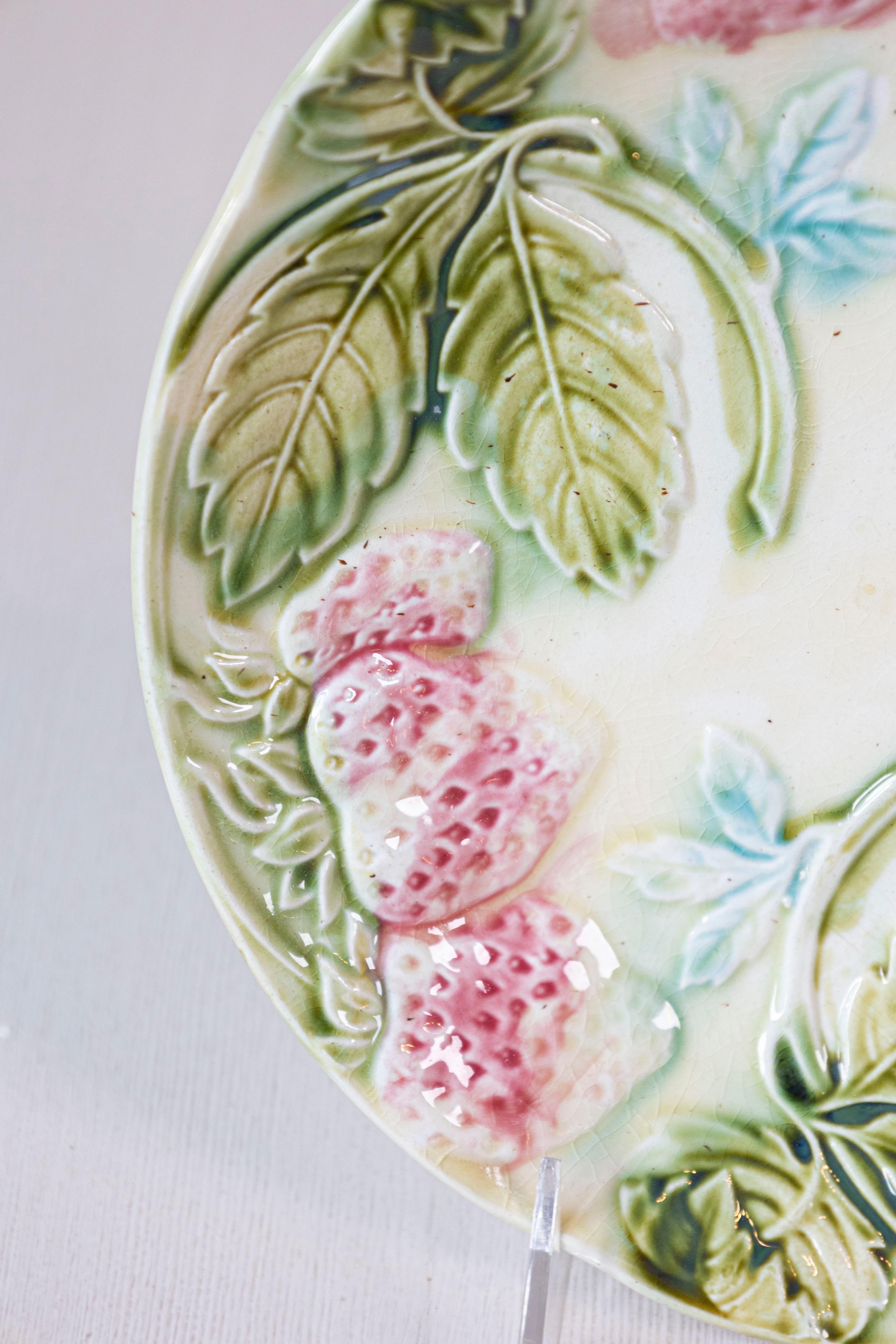 French 19th Century Majolica Plates with Raised Decor of Strawberries and Leaves For Sale 2