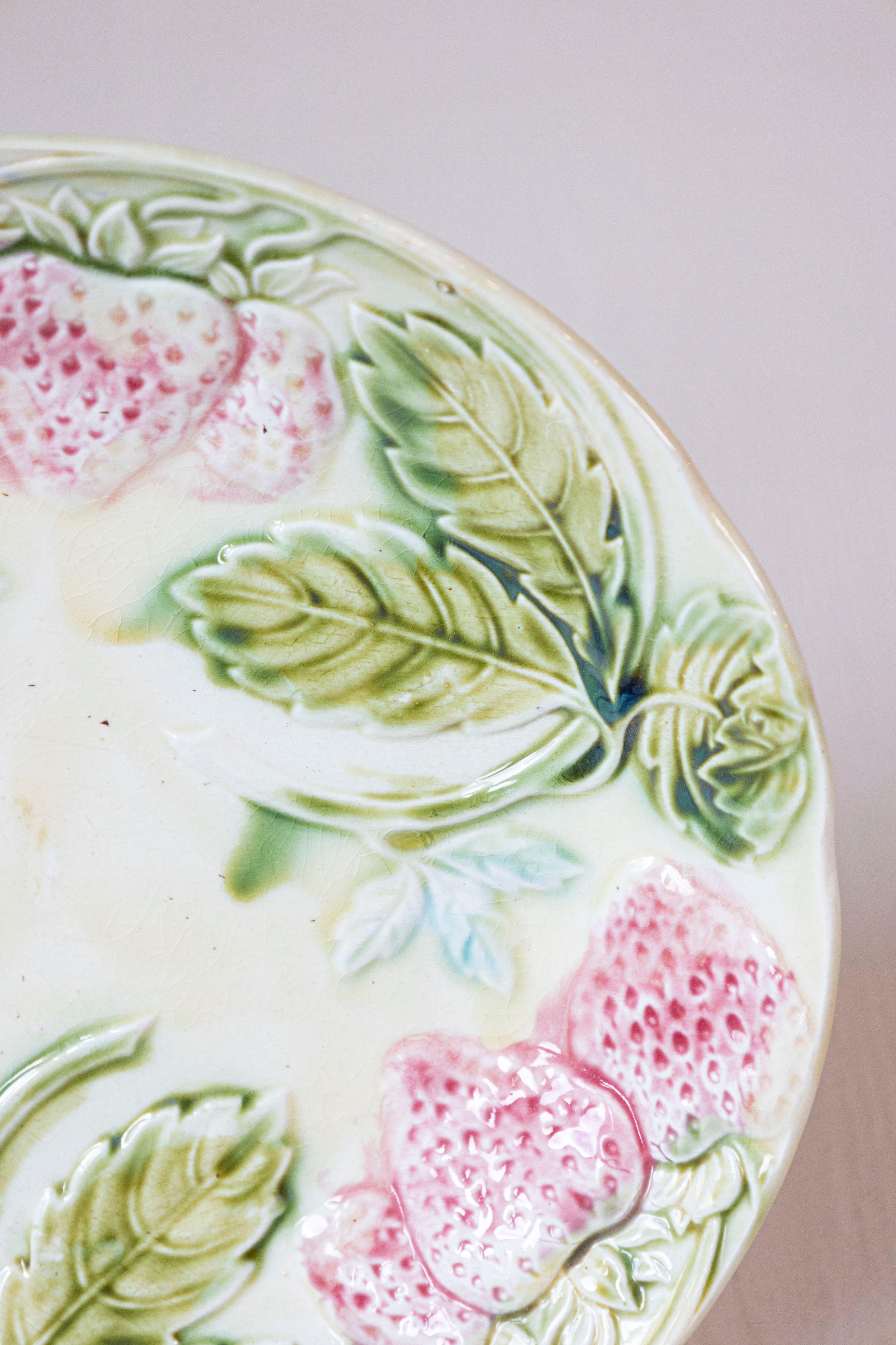 French 19th Century Majolica Plates with Raised Decor of Strawberries and Leaves For Sale 3