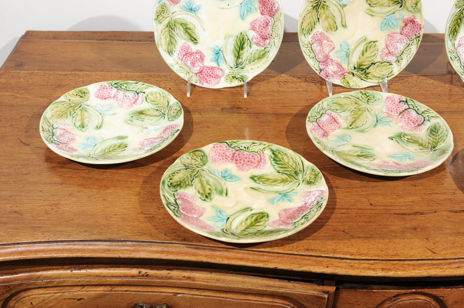 French 19th Century Majolica Plates with Raised Decor of Strawberries and Leaves For Sale 4