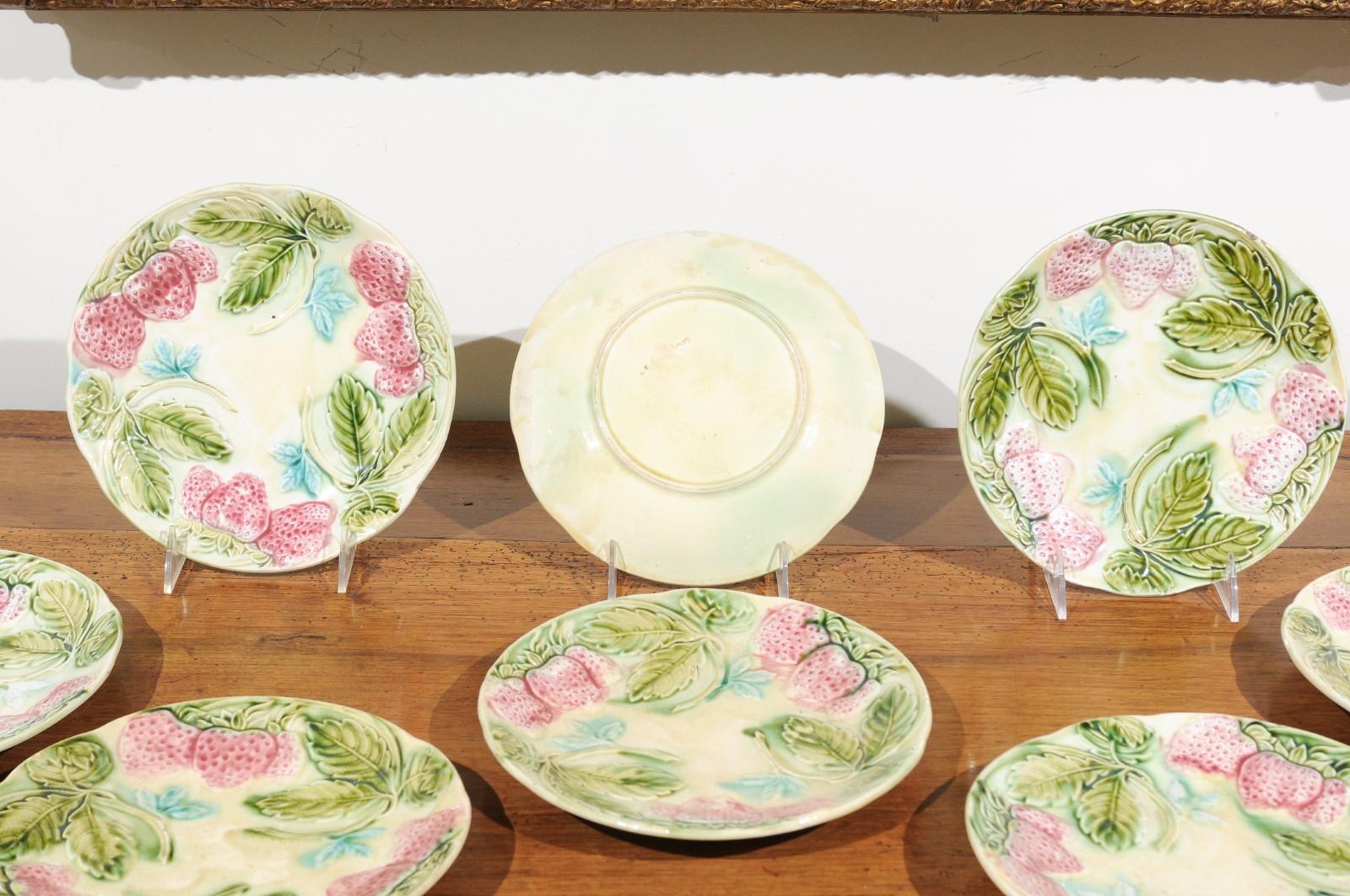 French 19th Century Majolica Plates with Raised Decor of Strawberries and Leaves For Sale 6