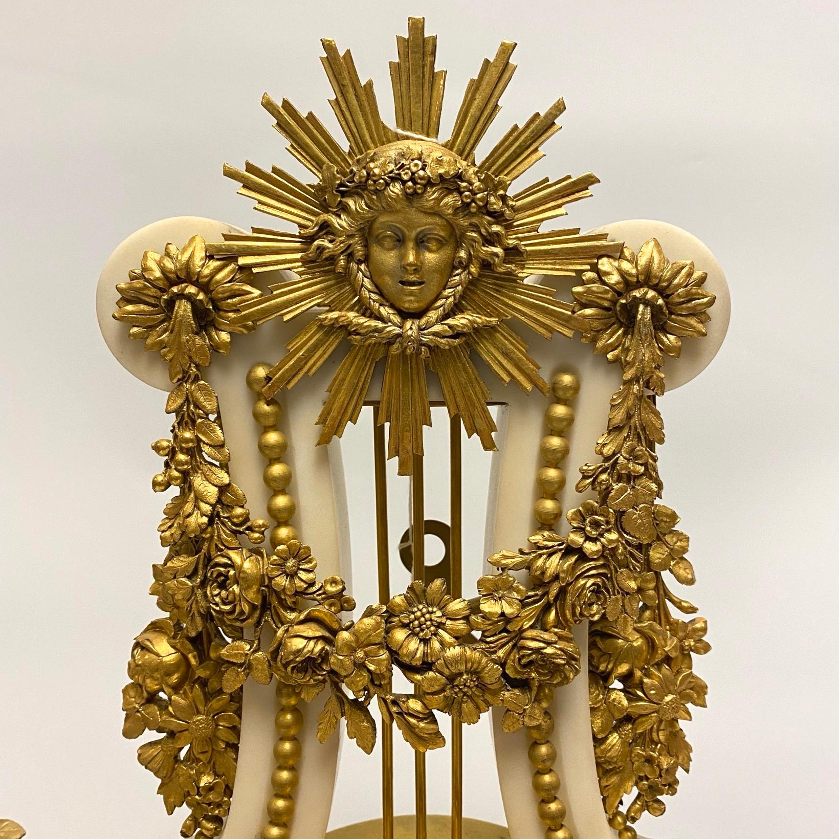 Ensemble d'horloges françaises du 19ème siècle en marbre et bronze en vente 2
