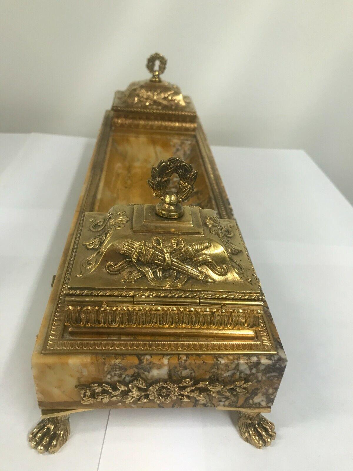 French 19th Century Marble and Bronze Inkwell and Blotter For Sale 3