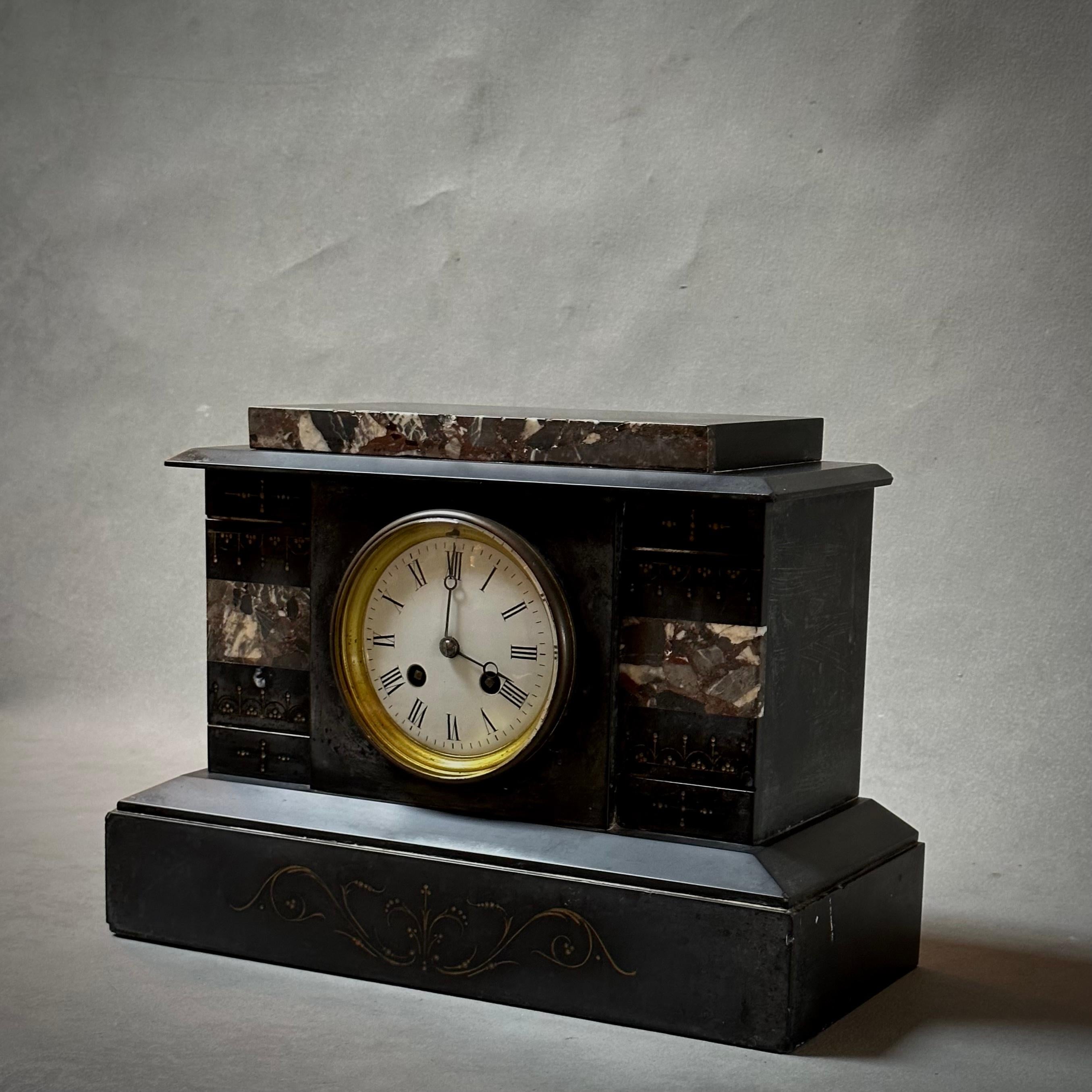 French 19th Century Marble Clock In Good Condition In Los Angeles, CA