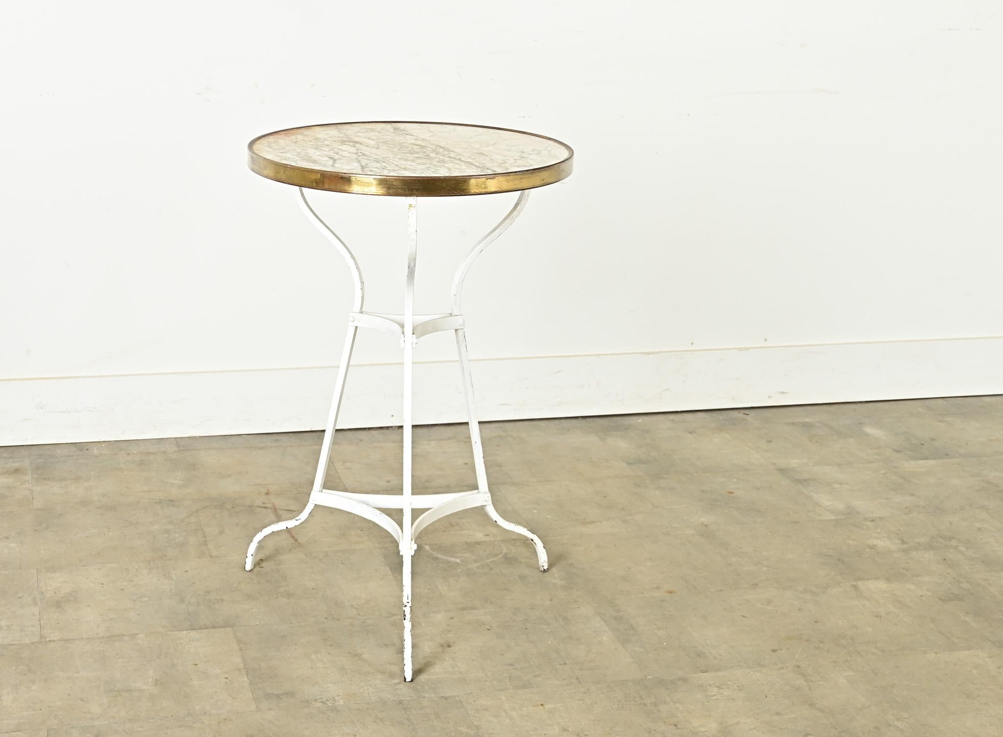XIXe siècle Table de bistrot française du 19ème siècle en marbre et fer en vente