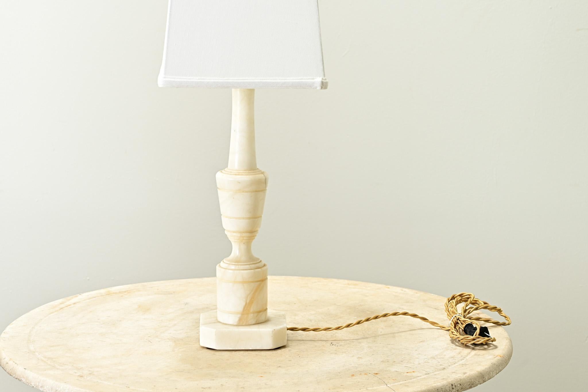 French 19th Century Marble Table Lamp For Sale 1