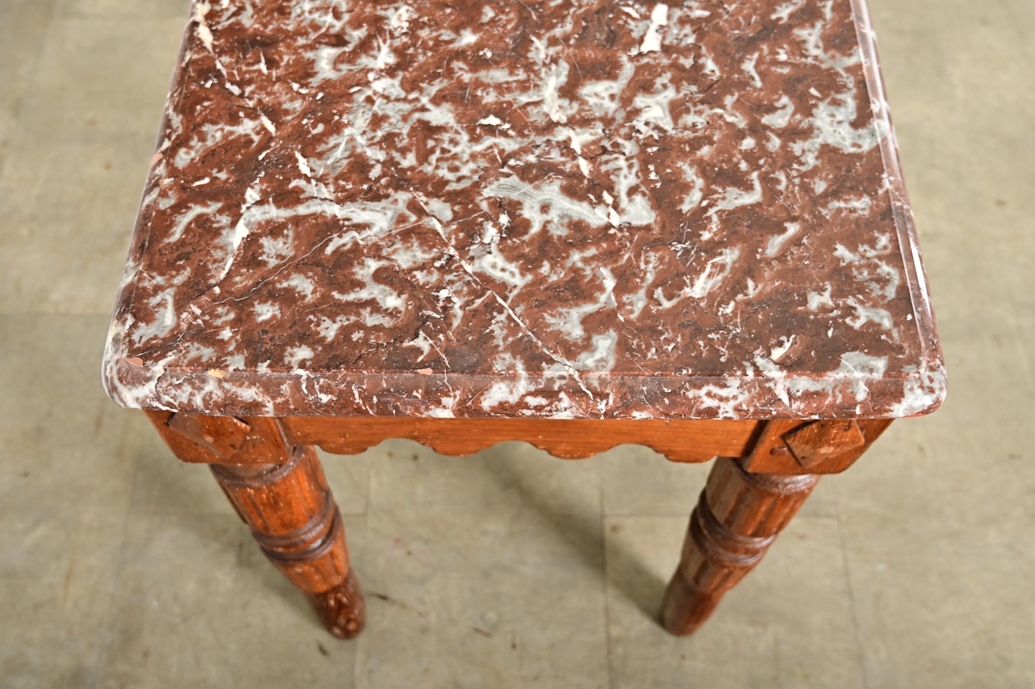 Français Table de boucherie française du 19ème siècle à plateau de marbre en vente