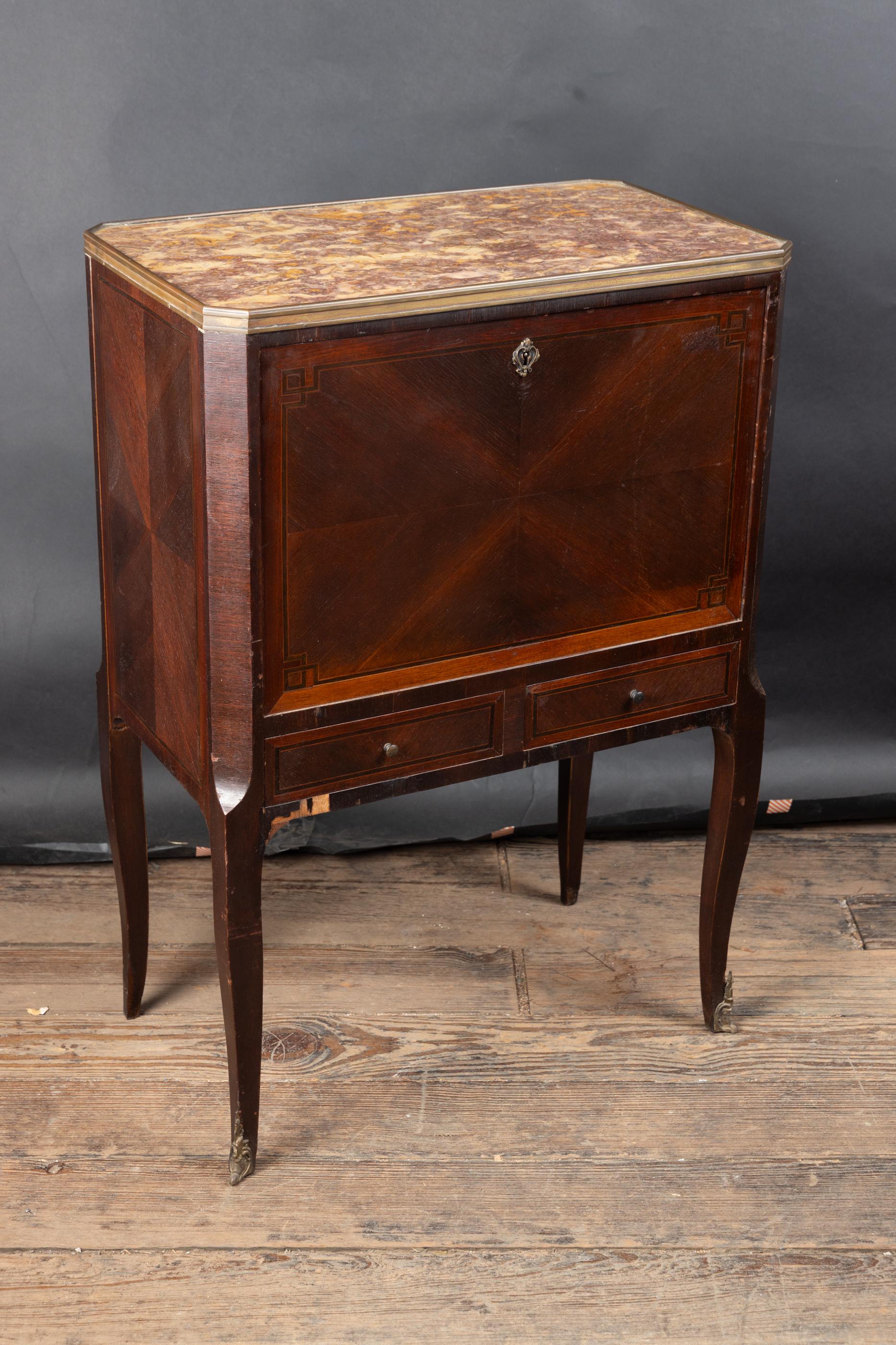 Secretaire a Abbatant en marbre du 19eme siecle, bureau a chute en vente 6