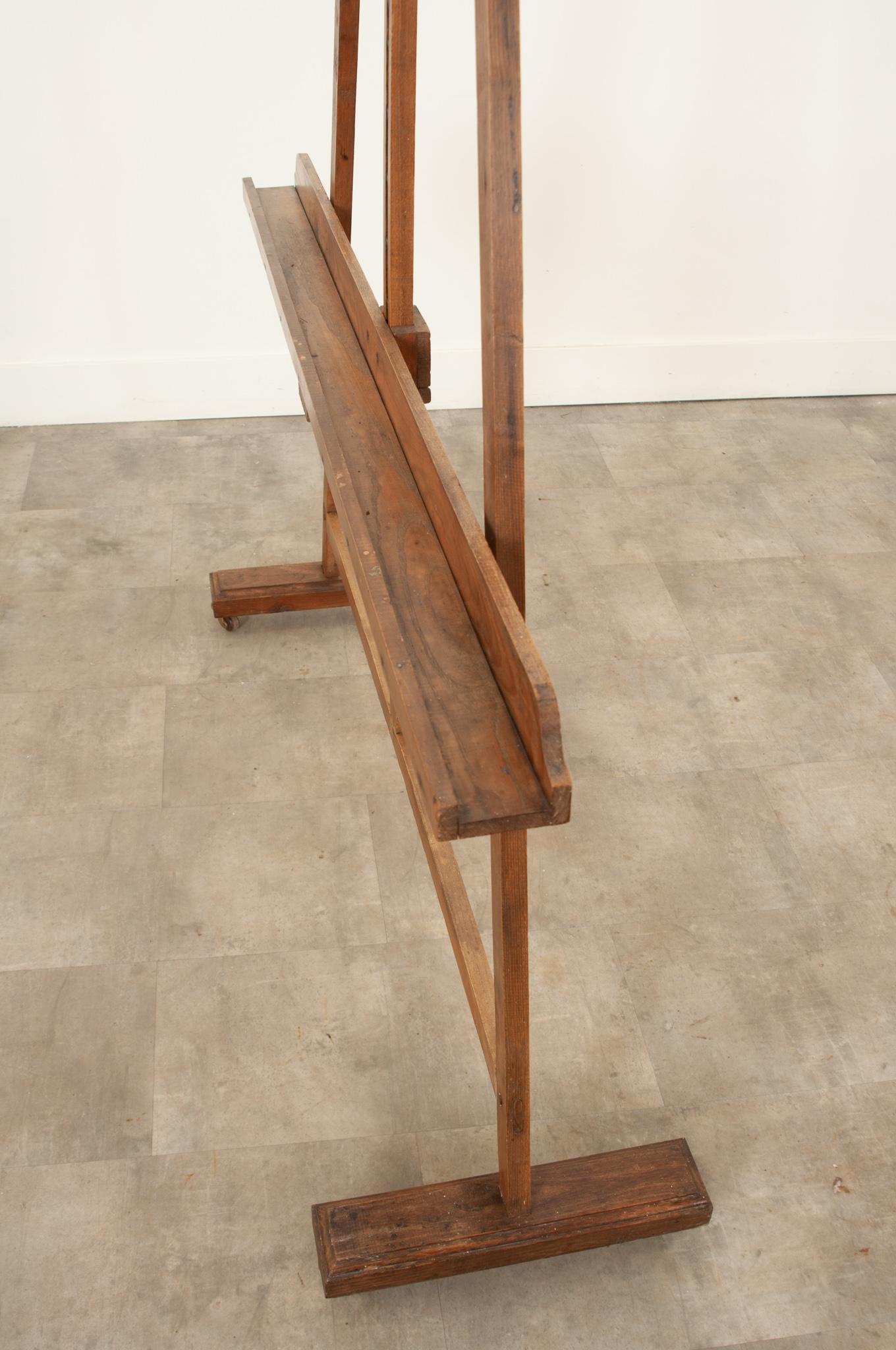 French 19th Century Massive Oak Artist’s Easel In Good Condition For Sale In Baton Rouge, LA