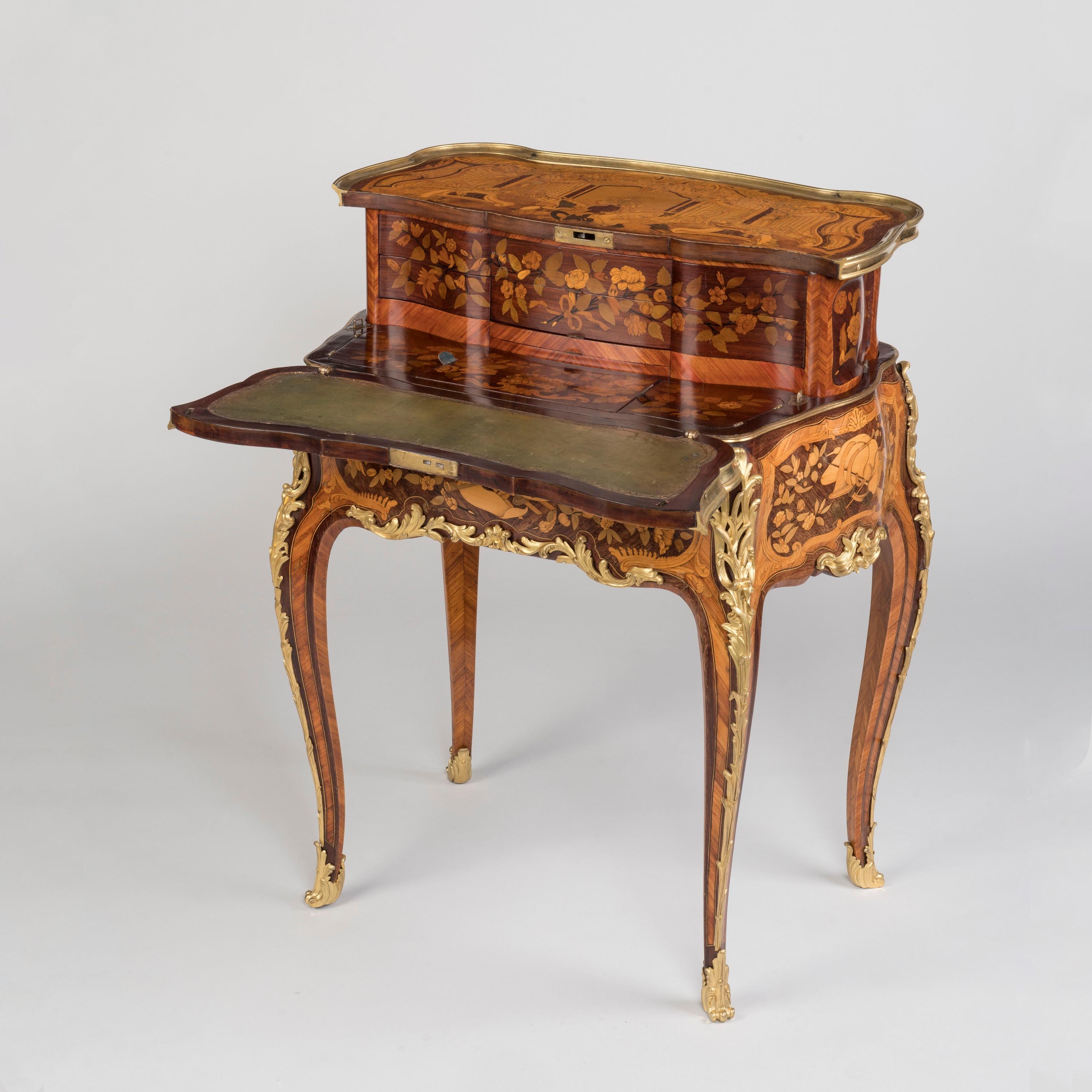 Français Table mécanique à la Bourgogne du 19e siècle, à la manière d'Oeben en vente