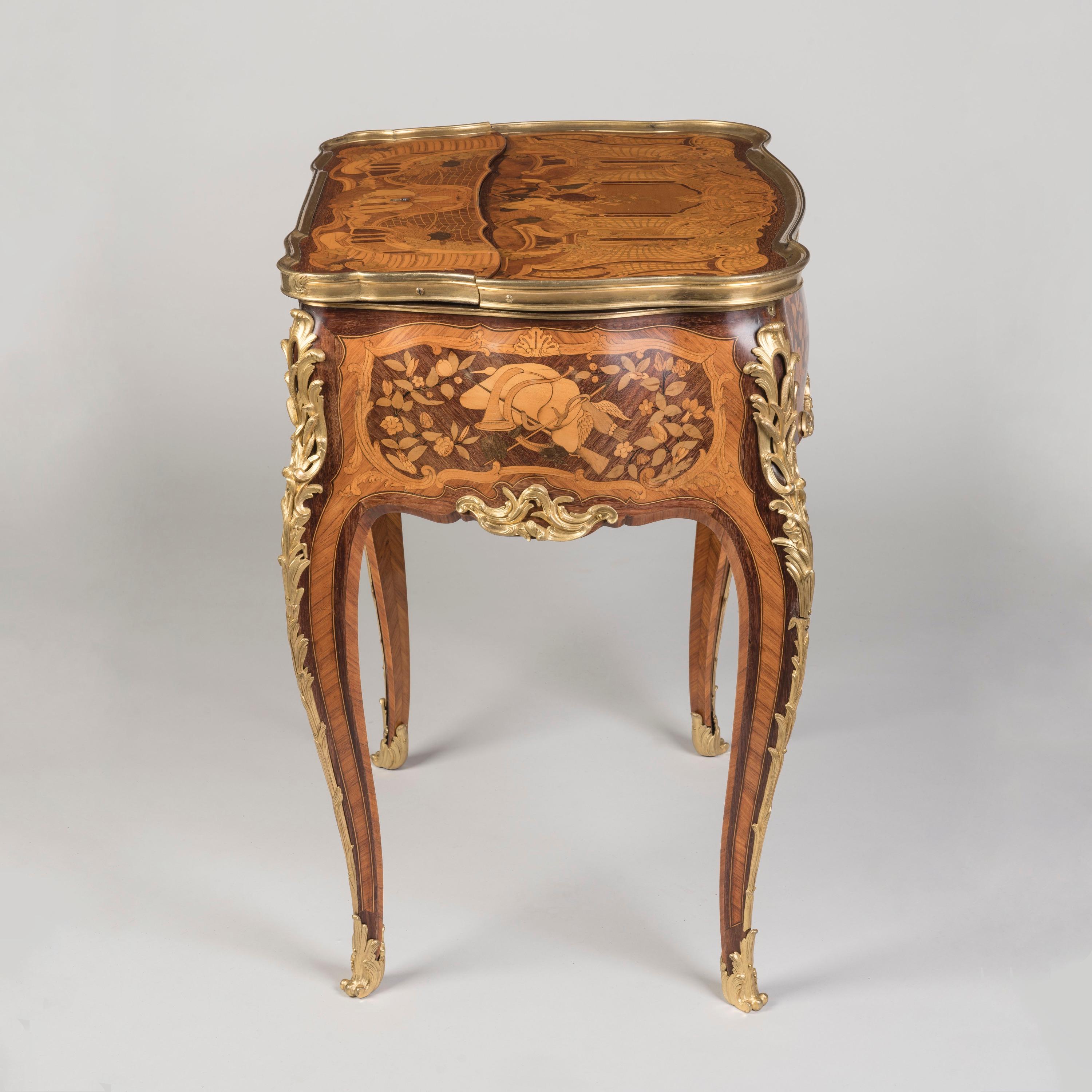 Table mécanique à la Bourgogne du 19e siècle, à la manière d'Oeben en vente 1