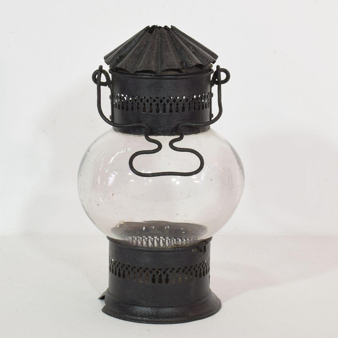 French, 19th Century Metal Lantern In Good Condition For Sale In Buisson, FR
