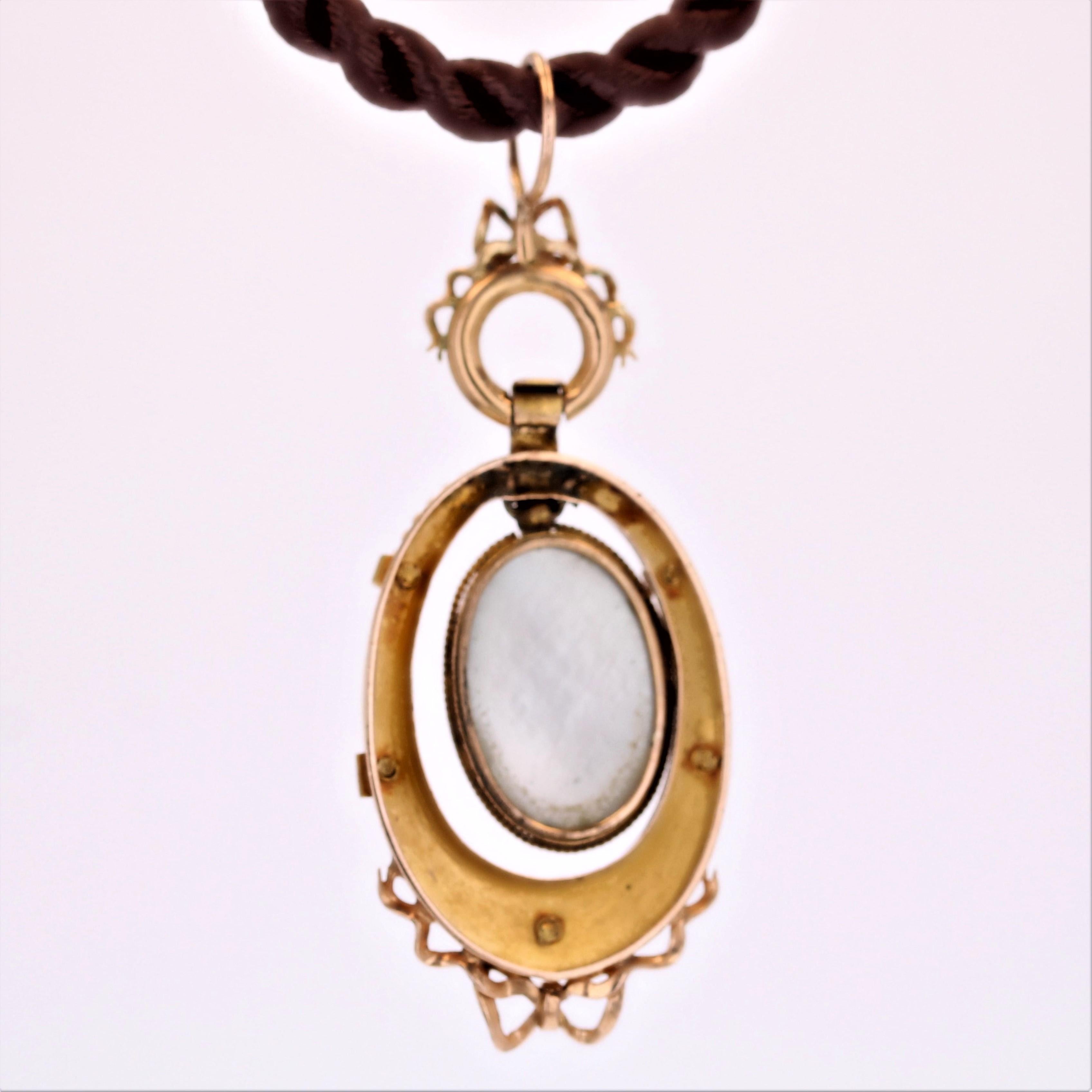 French 19th Century Miniature Fine Pearl 18 K Rose Gold Pendant For Sale 4