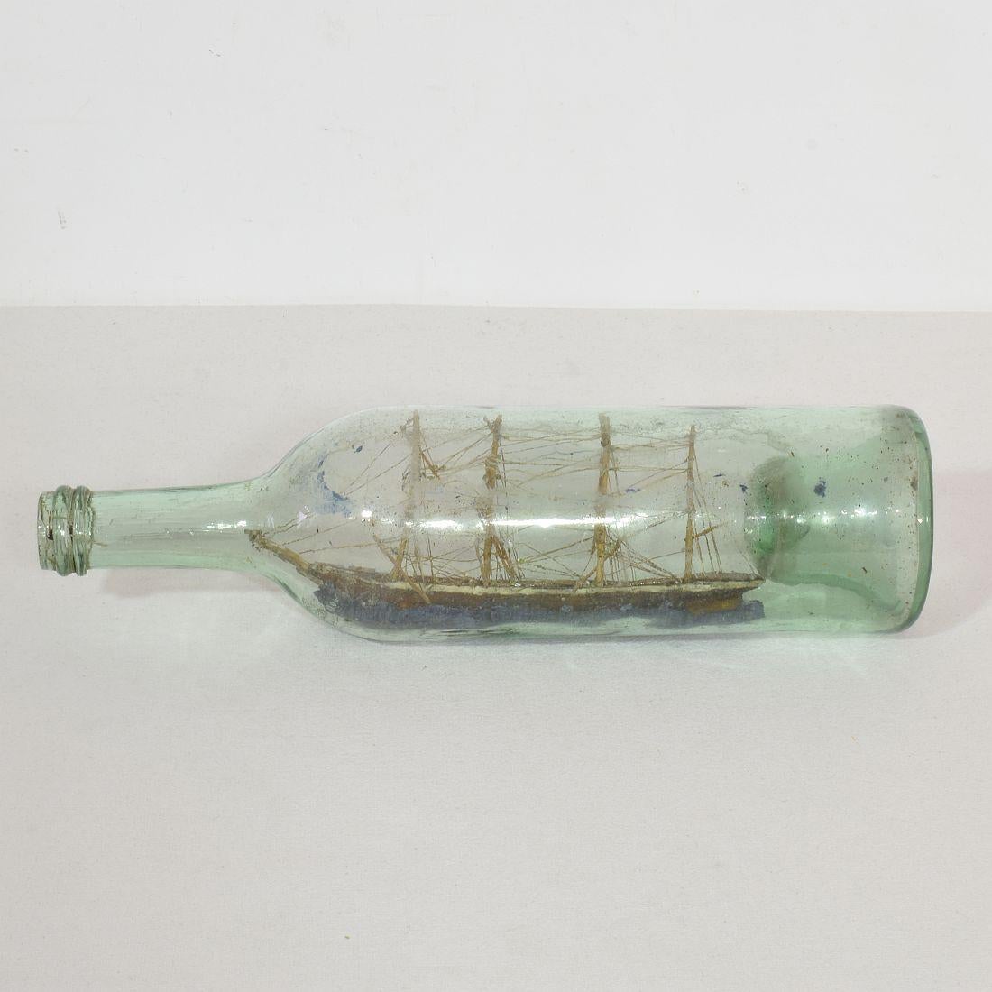 French, 19th Century, Model Ship in a Glass Bottle In Good Condition In Buisson, FR