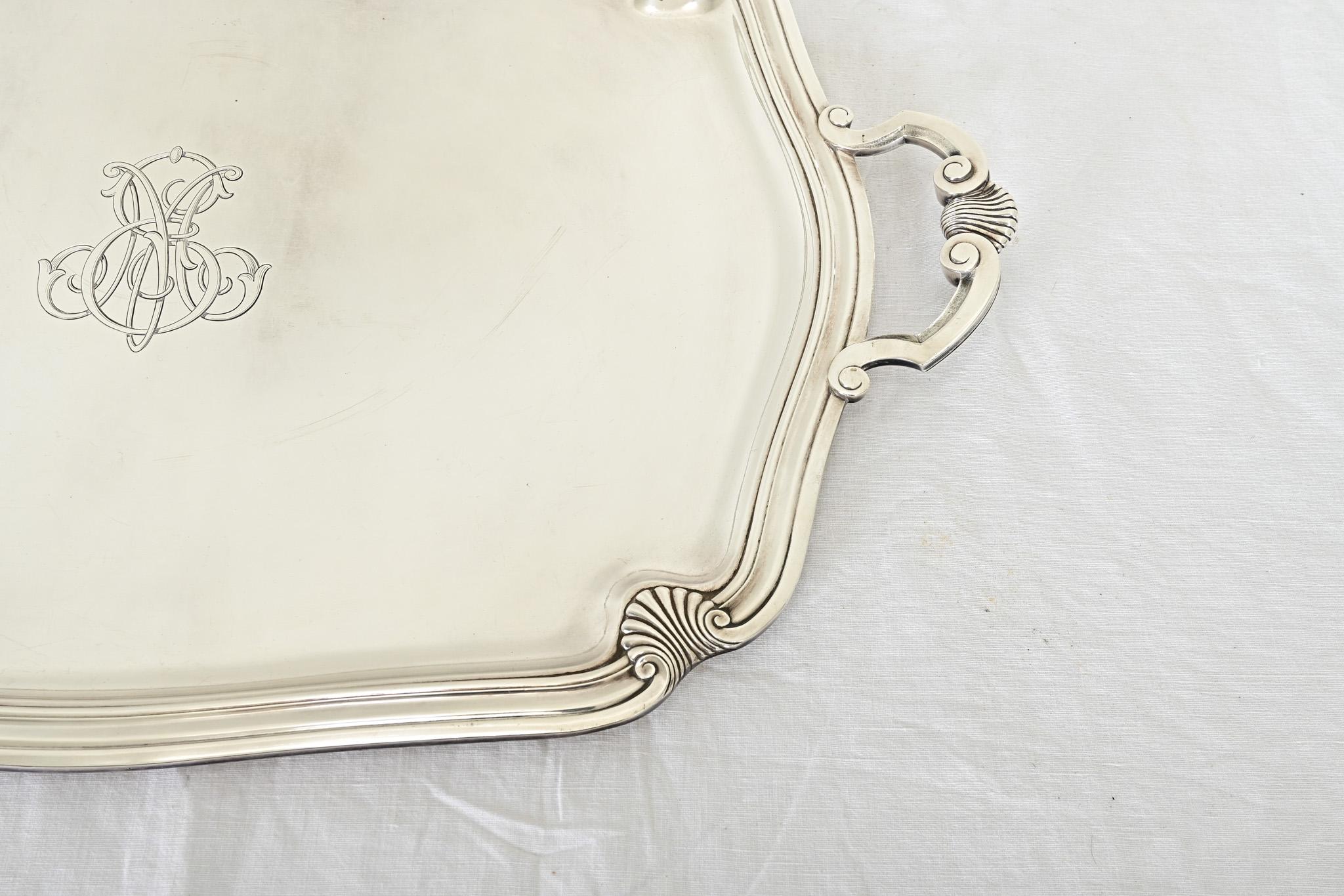 Autre Plateau français du 19ème siècle en métal argenté monogrammé en vente