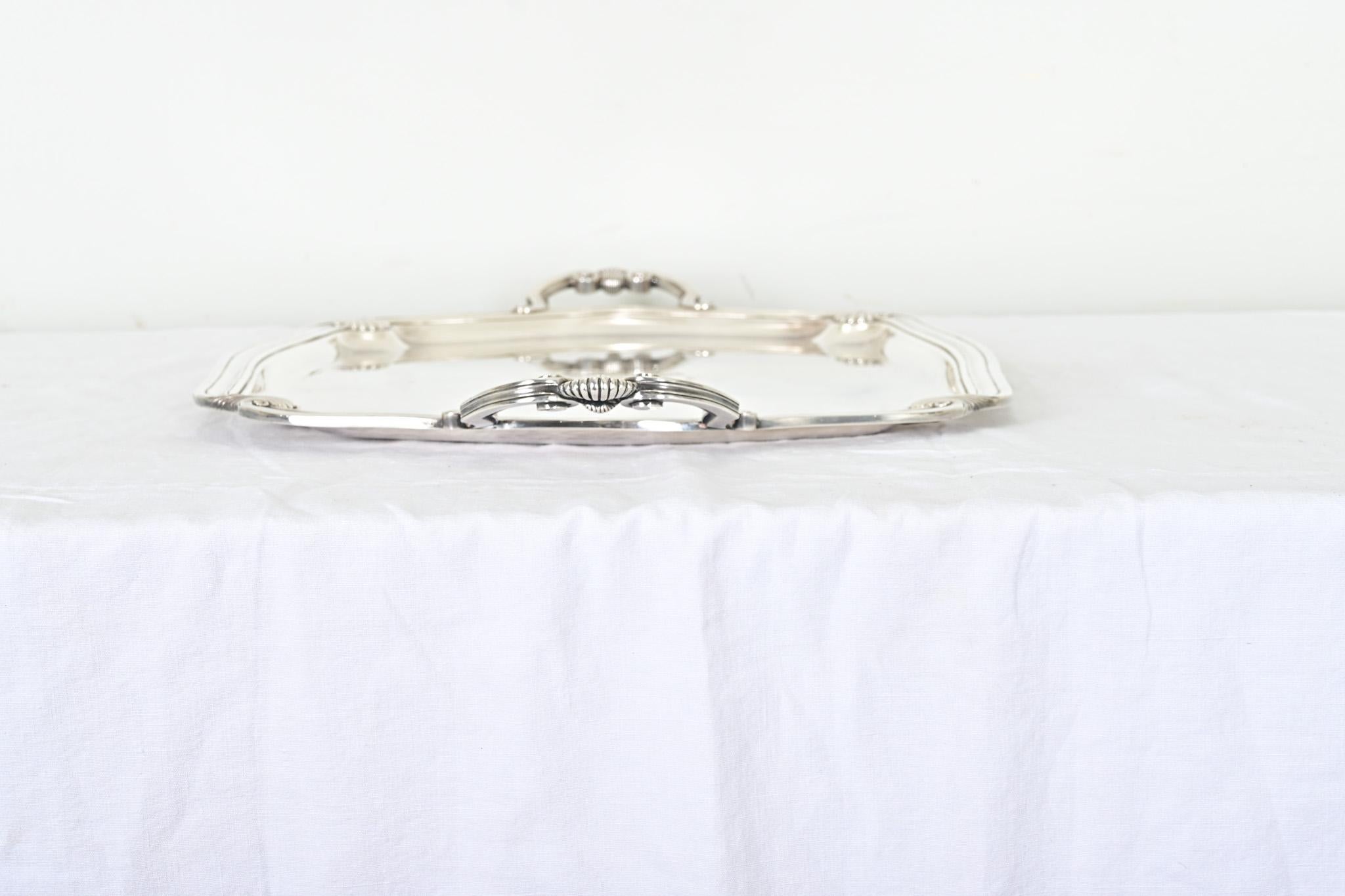 Plateau français du 19ème siècle en métal argenté monogrammé en vente 1