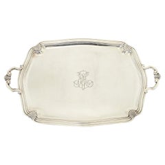 Bandeja francesa de plata con monograma del siglo XIX