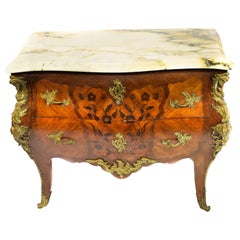 French 19th Century Napoléon III, Bombée Shaped Commode