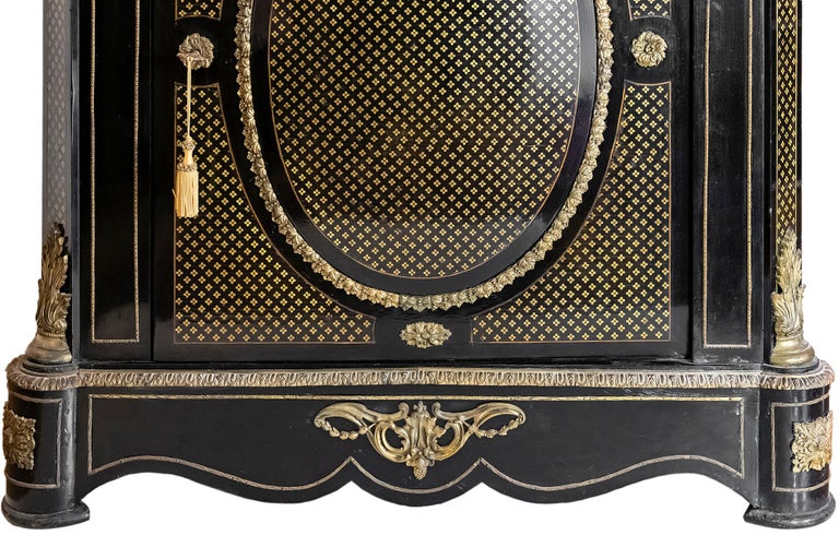 French 19th Century Napoleon III Cabinet In Good Condition For Sale In Vilnius, LT
