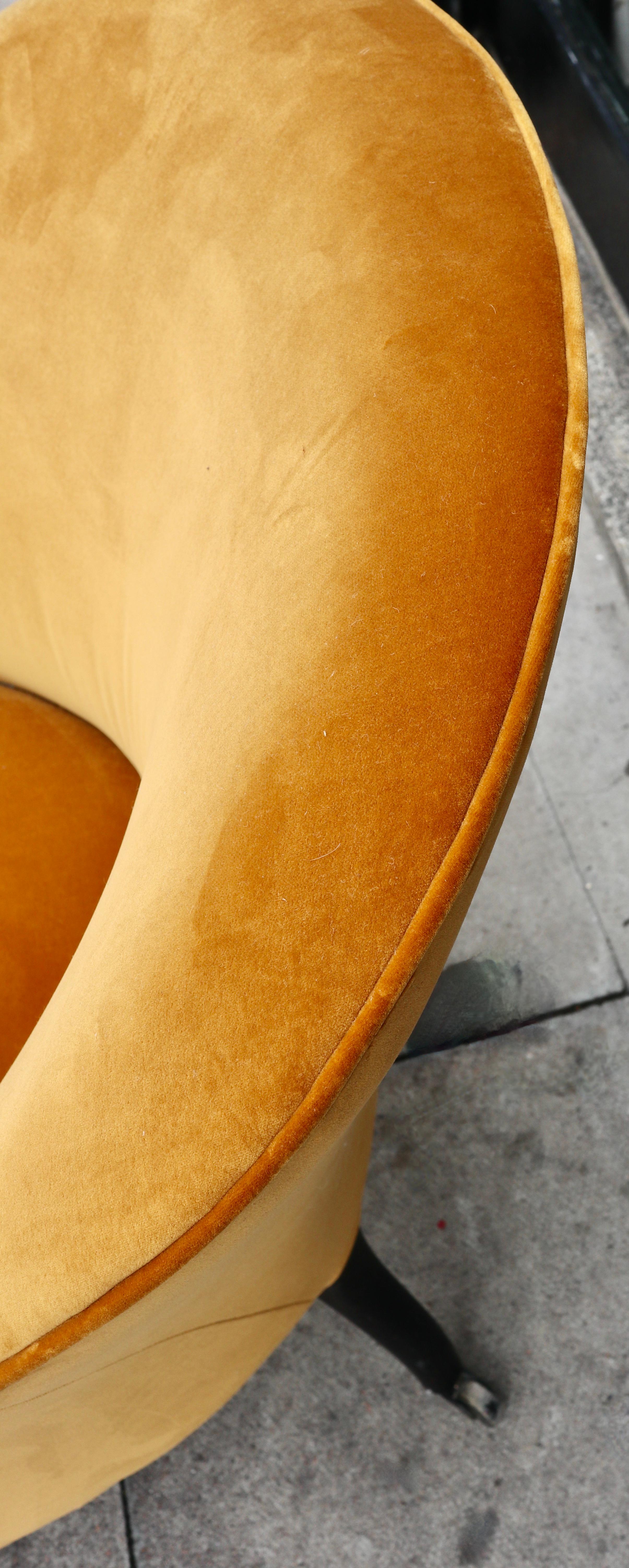 French 19th century Napoleon III crapaud armchair recovered in velvet For Sale 1