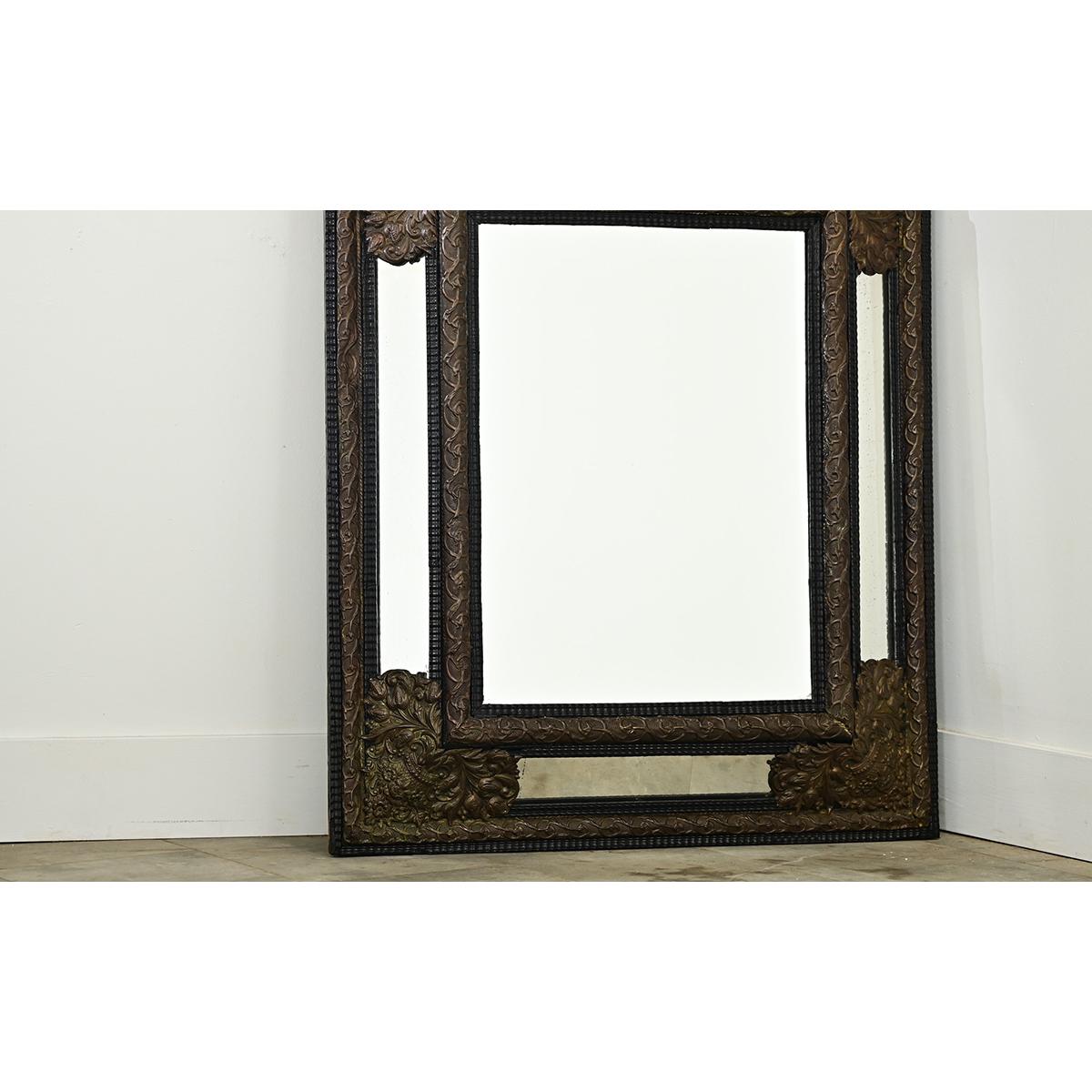 French 19th Century Napoleon III Cushion Mirror For Sale 4