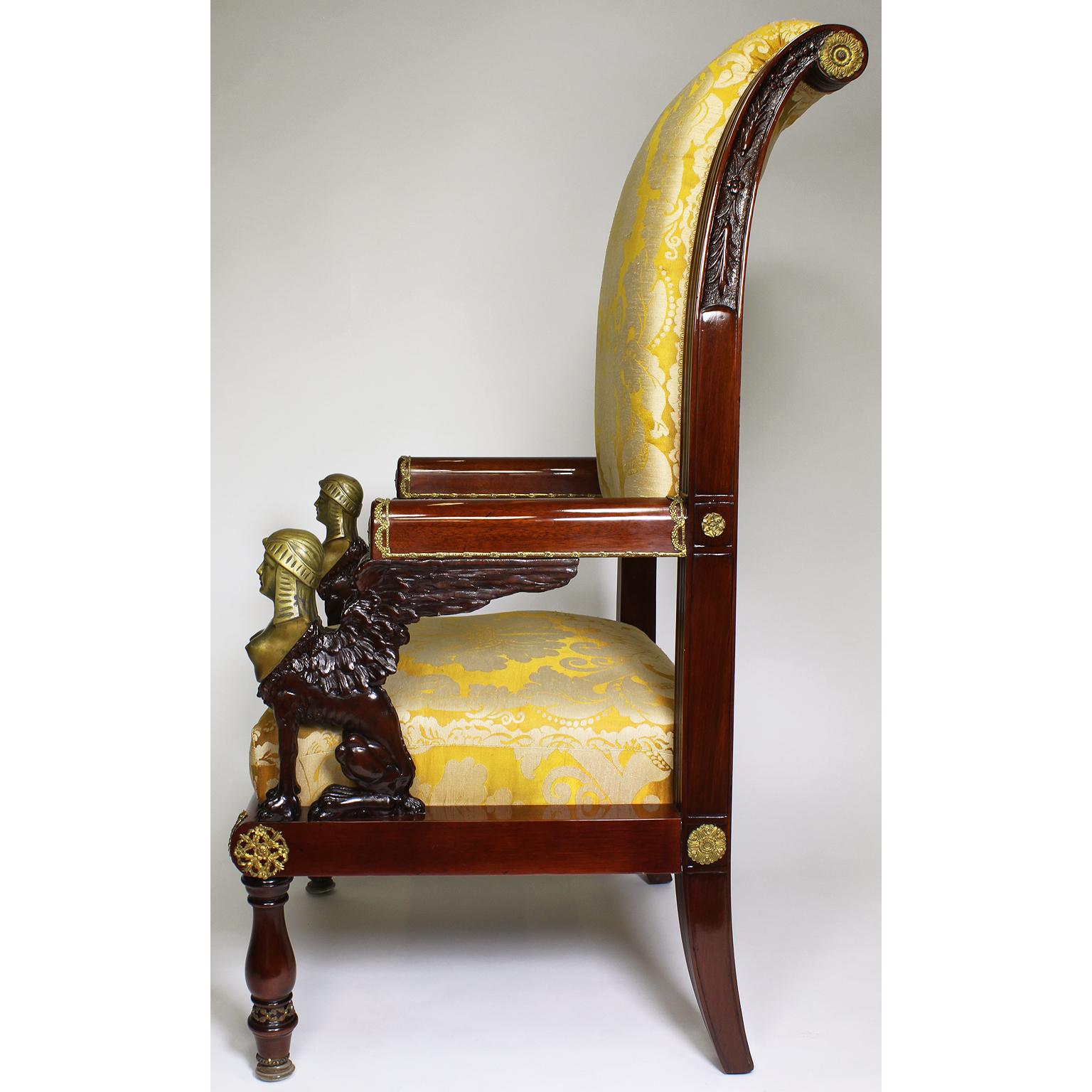 Fauteuil trône français du 19e siècle de style néo-égyptien Napoléon III monté sur bronze Bon état - En vente à Los Angeles, CA