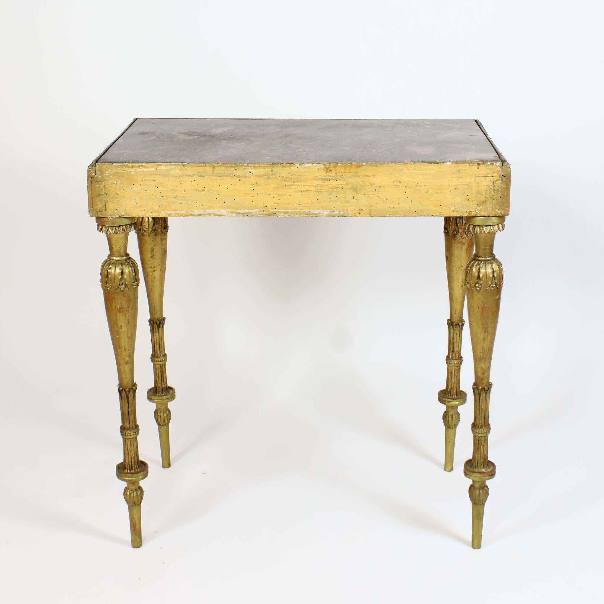 Table centrale en bois doré du XIXe siècle de style Napoléon III / Louis XVI Bon état - En vente à Berlin, DE