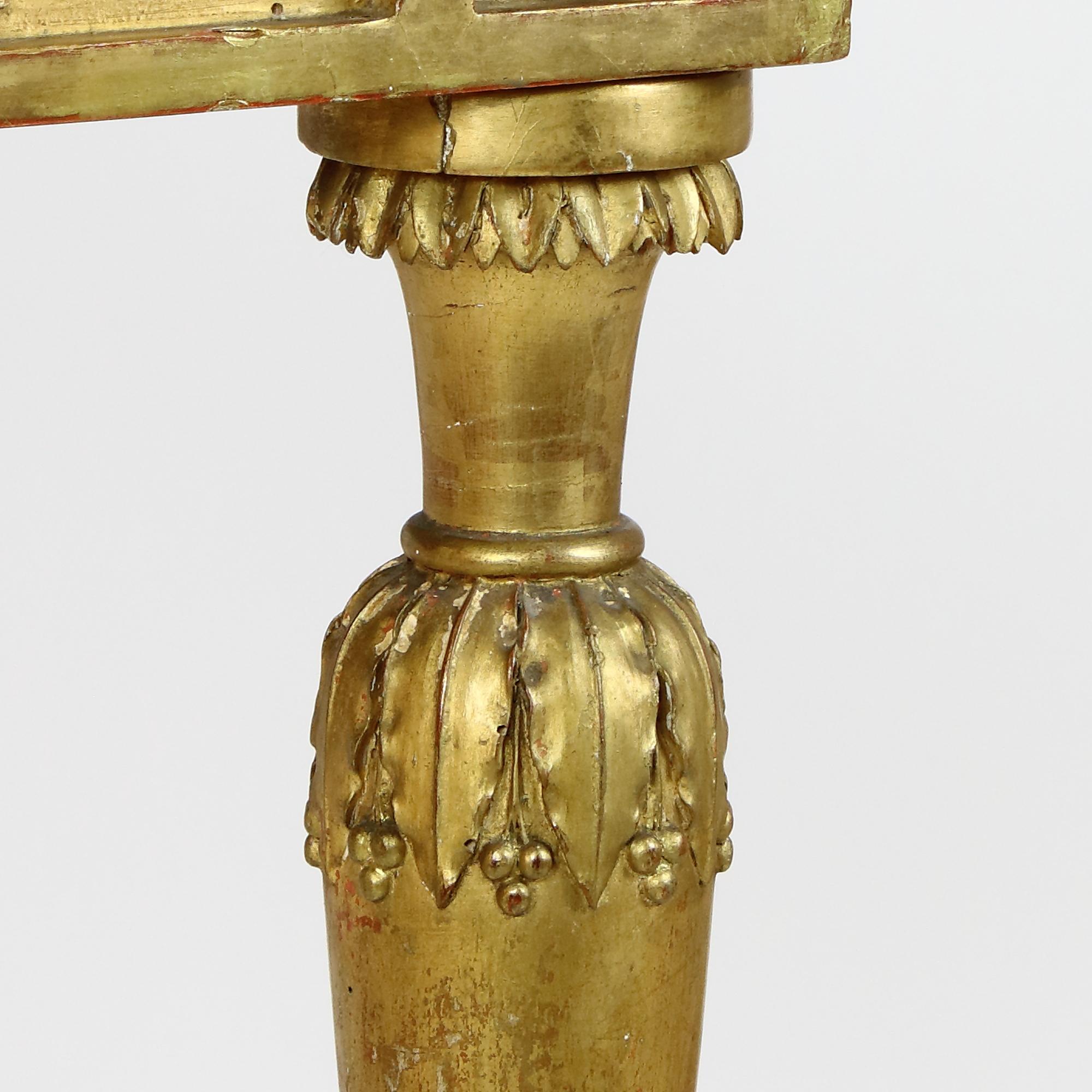 Table centrale en bois doré du XIXe siècle de style Napoléon III / Louis XVI en vente 1