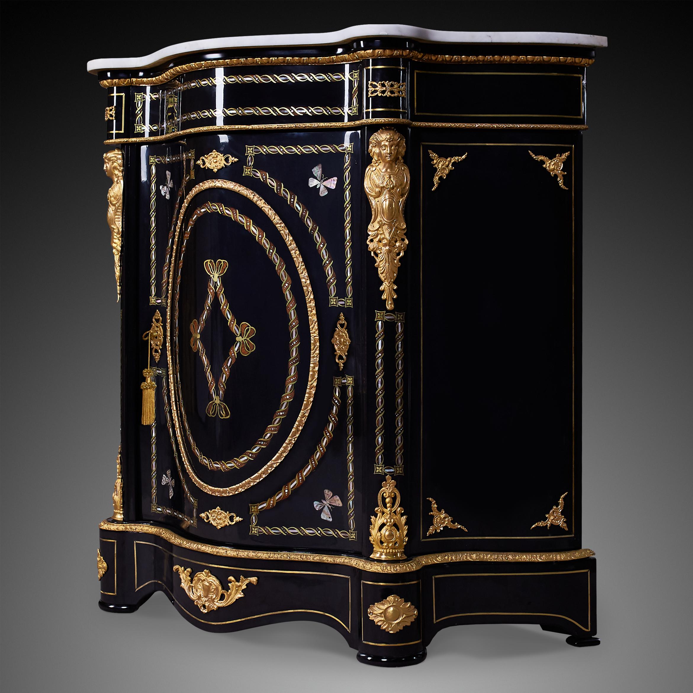French 19th Century Napoleon III Period Cabinet In Good Condition For Sale In Warsaw, PL