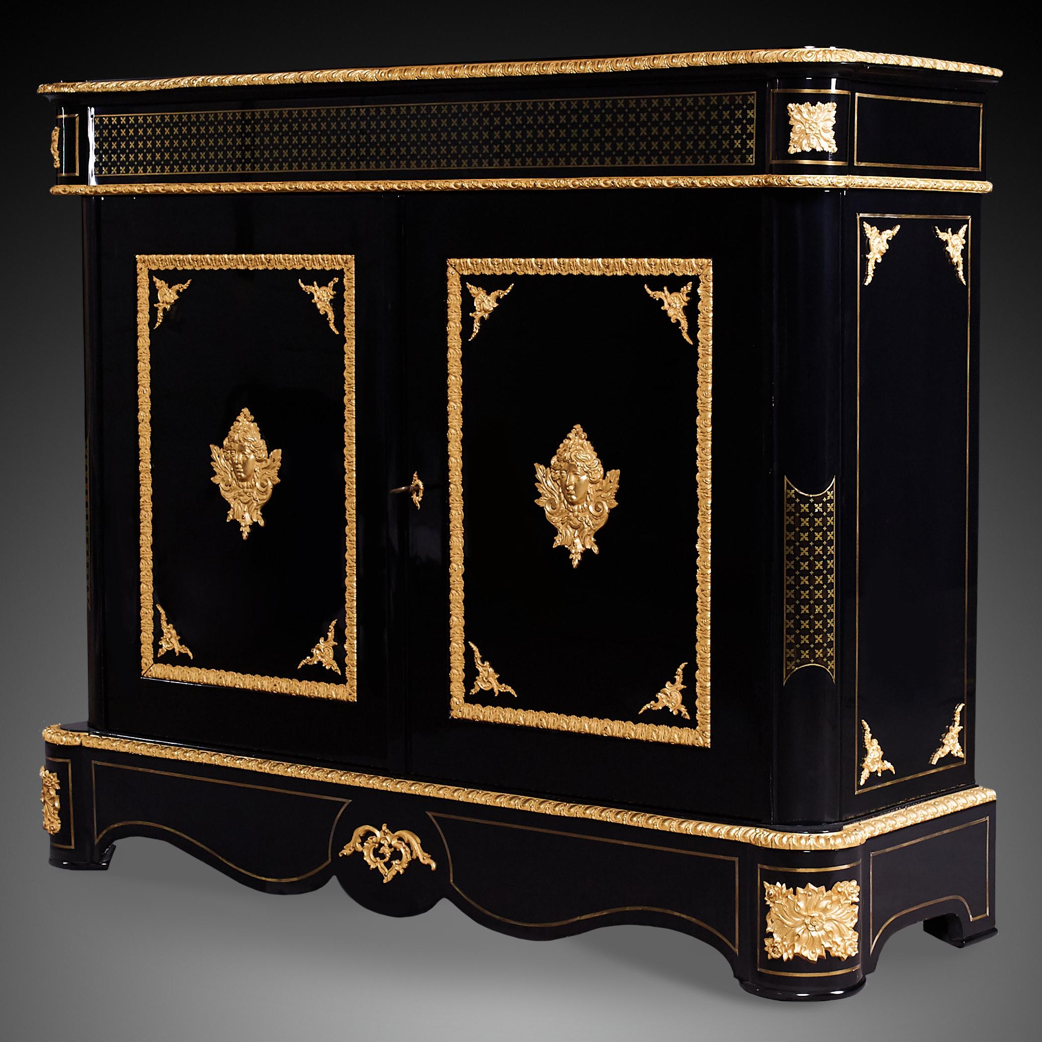 French 19th Century Napoleon III Period Cabinet In Good Condition For Sale In Warsaw, PL