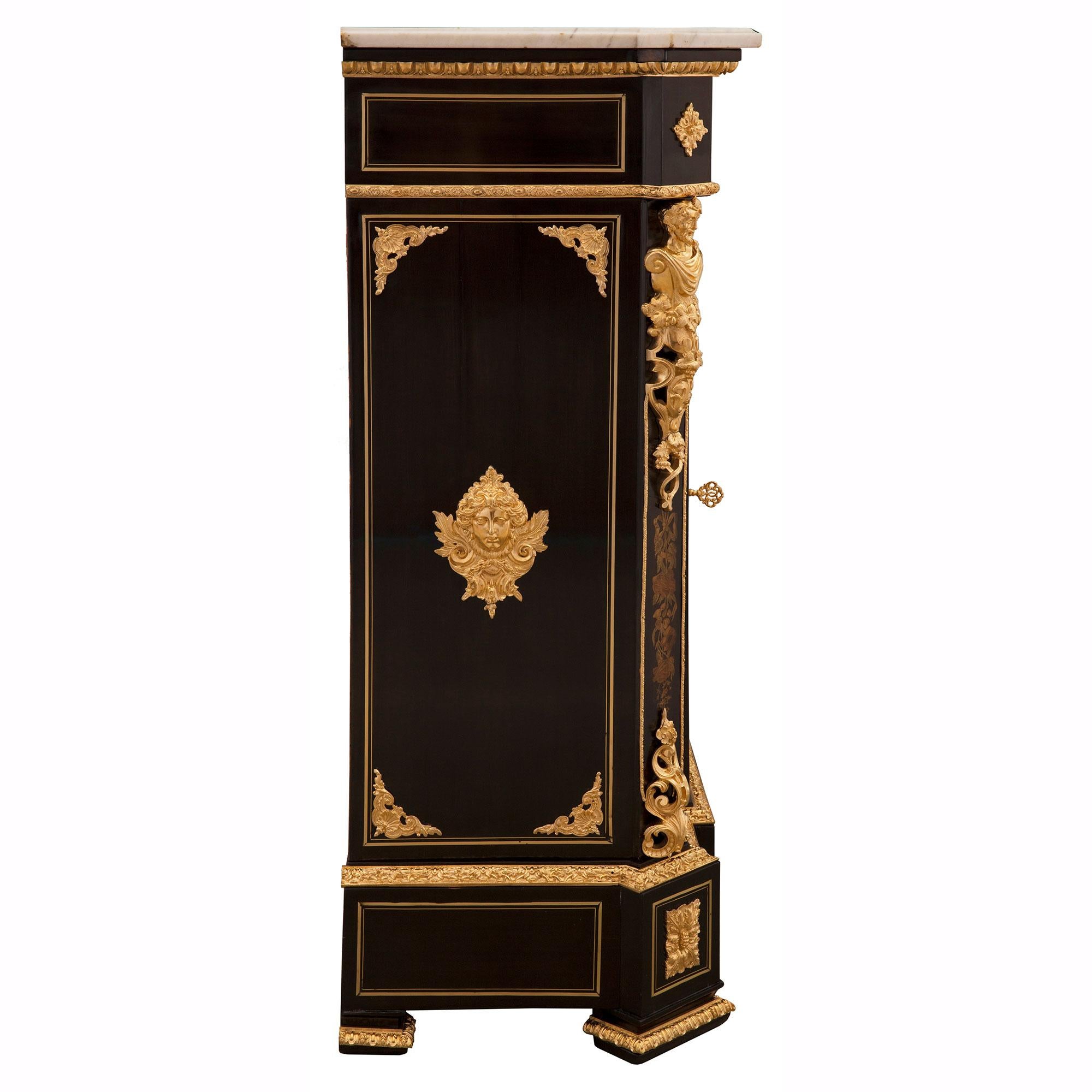 XIXe siècle Cabinet français d'époque Napoléon III du 19ème siècle en vente