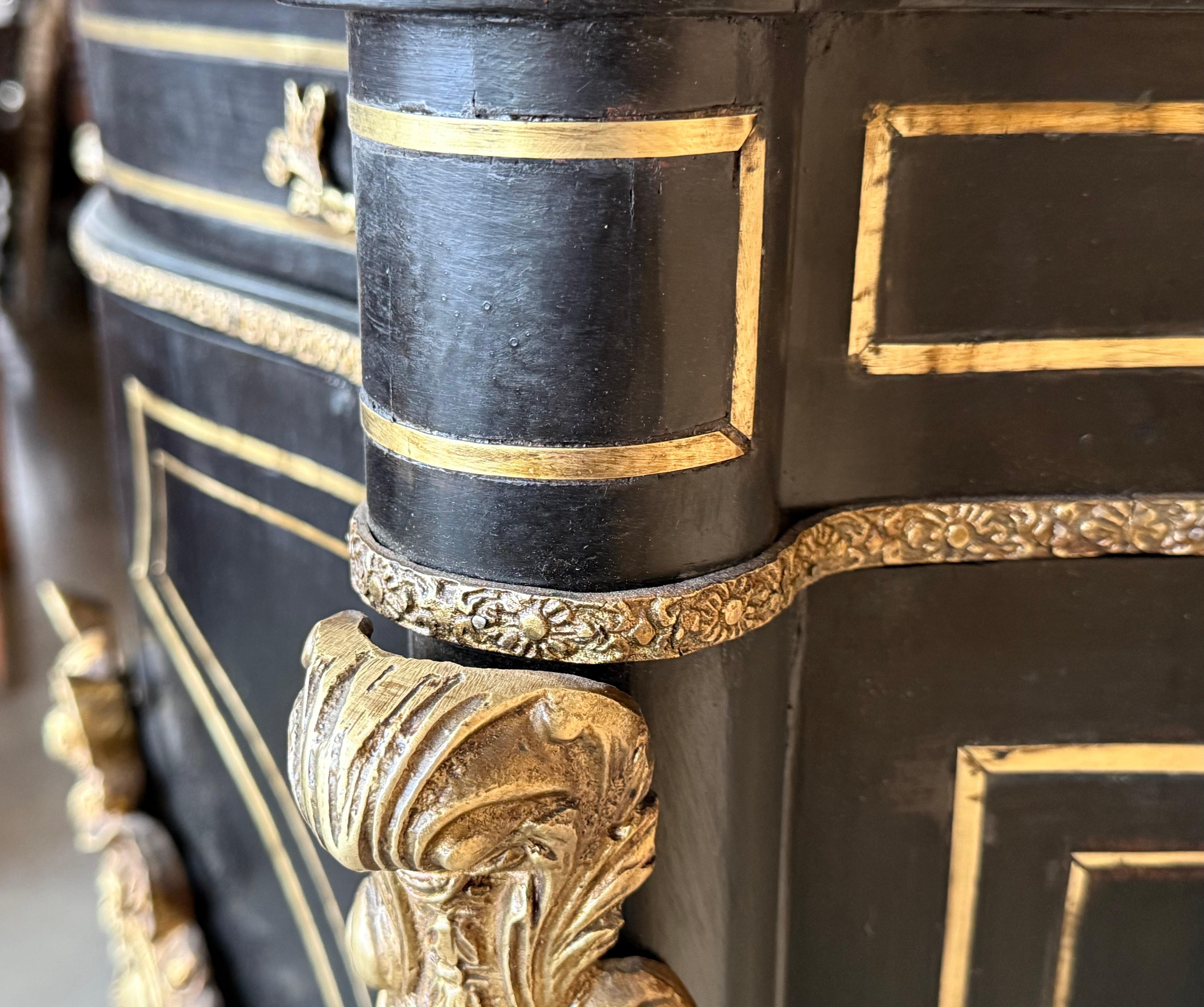 Mobile francese del XIX secolo del periodo di Napoleone III con intarsi in metallo in vendita 6