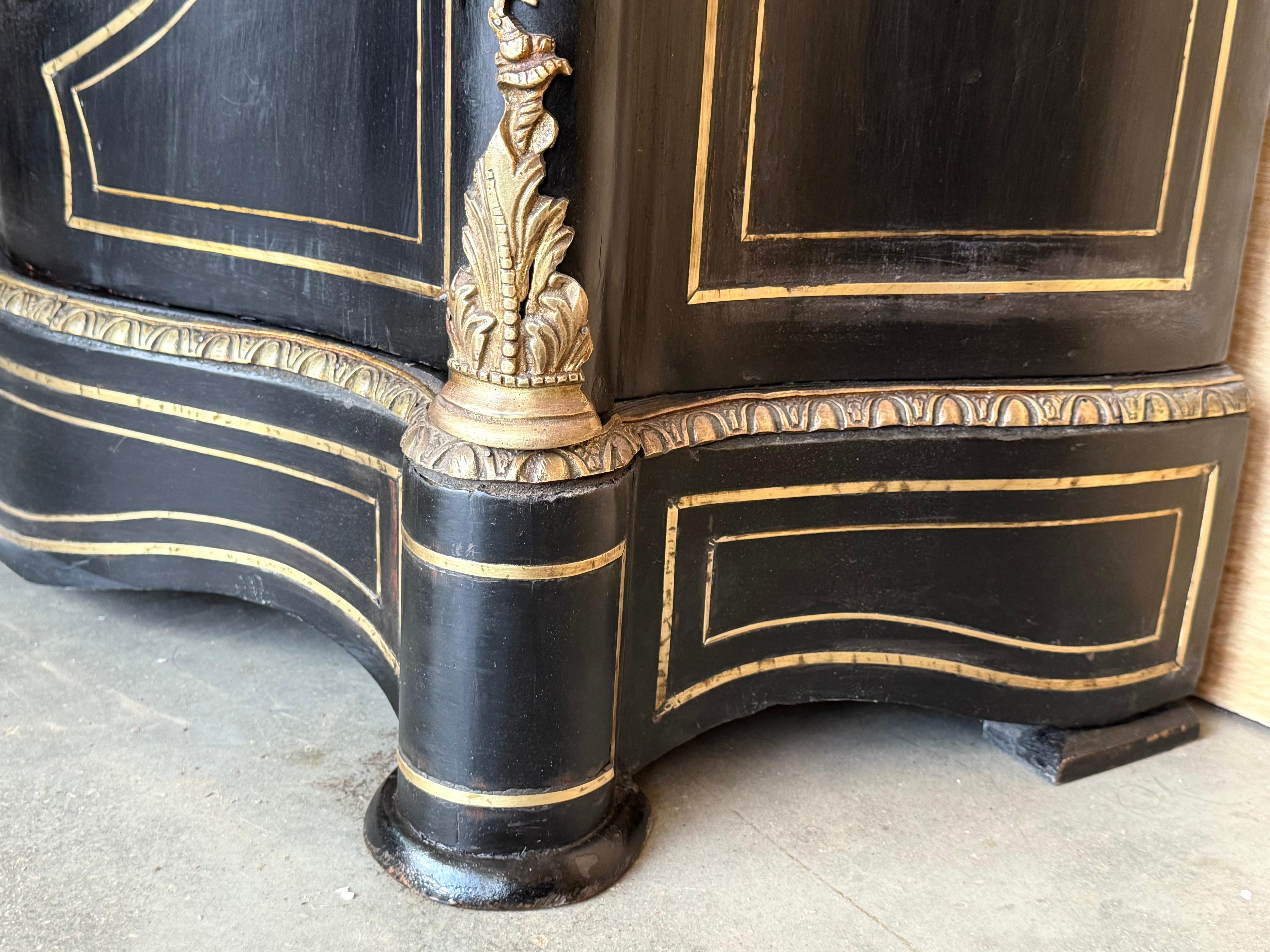 Mobile francese del XIX secolo del periodo di Napoleone III con intarsi in metallo in vendita 7