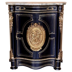 Commodes and Chests of Drawers