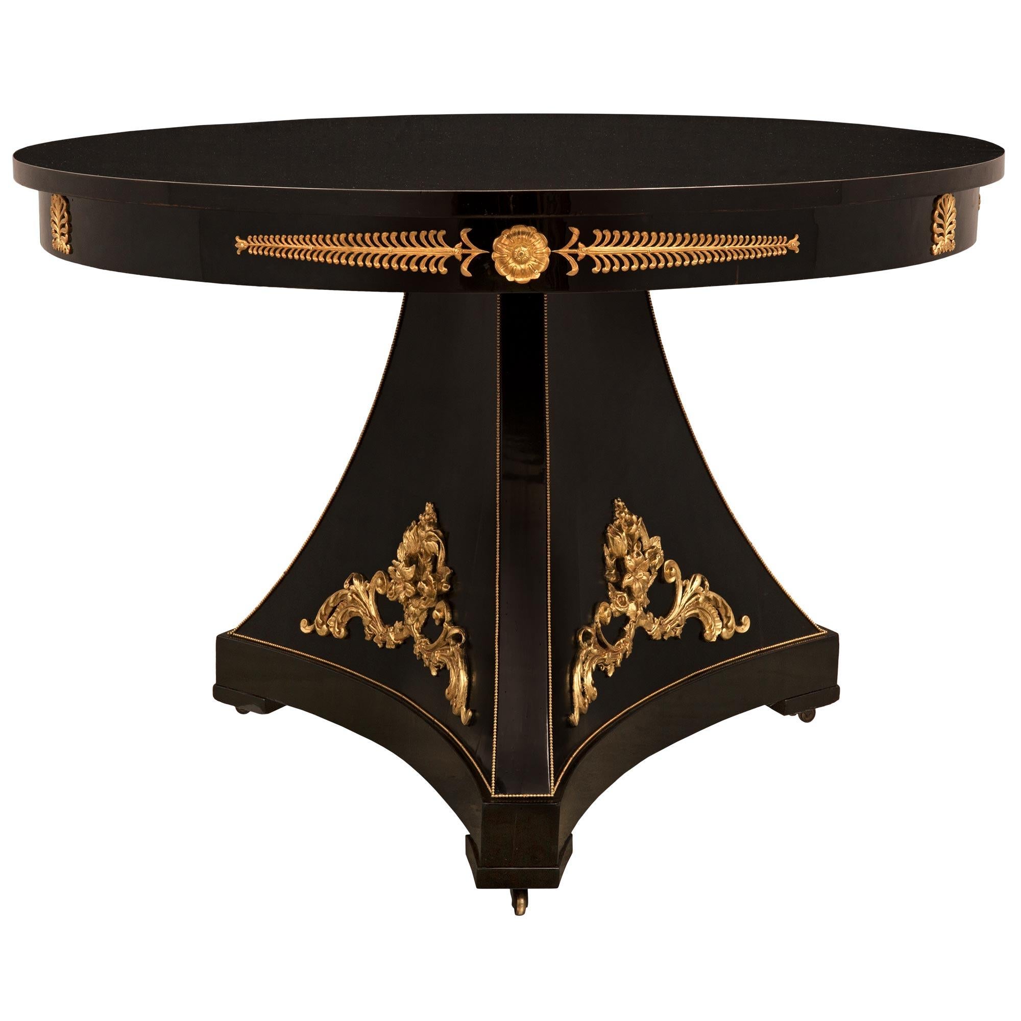 French 19th Century Napoleon III Period Ebony Ormolu and Giltwood Center Table In Good Condition For Sale In West Palm Beach, FL