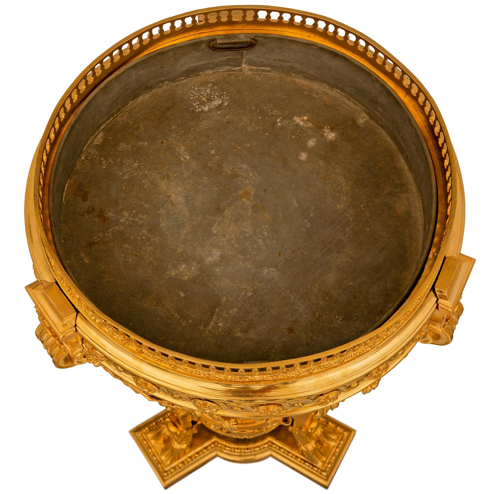 Fioriera in ormolu francese del XIX secolo, periodo Napoleone III, stile Luigi XVI in vendita 4