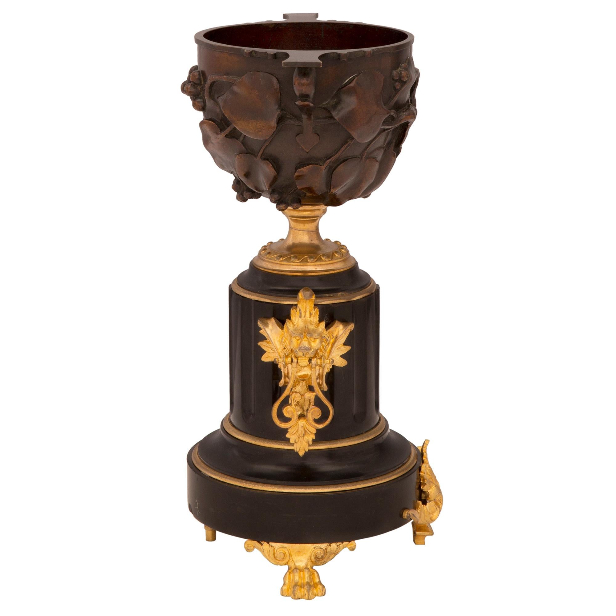 French 19th Century Napoleon III Period Marble, Ormolu and Bronze Garniture Set For Sale 7