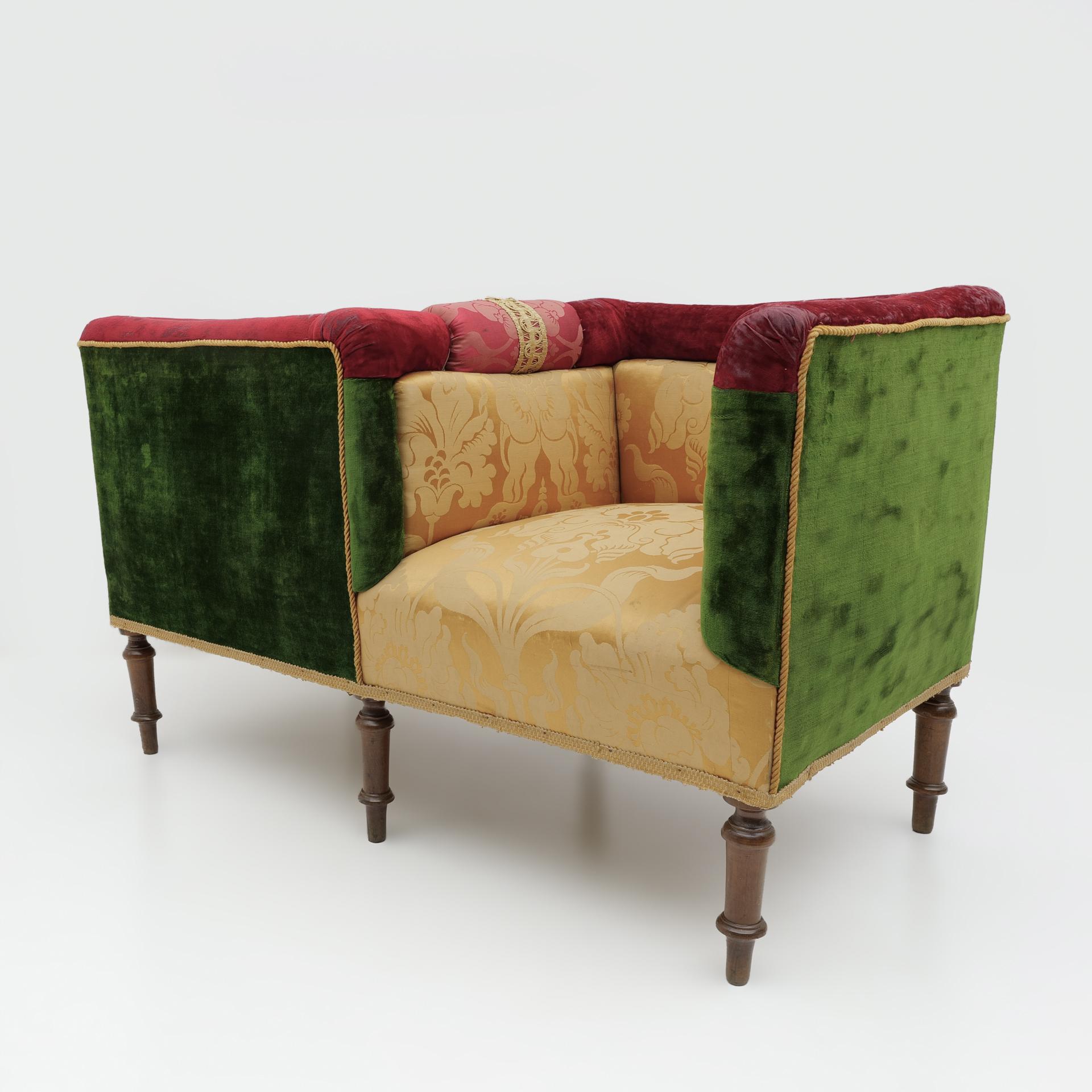 French 19th Century Napoleon III Tête-à-Tête or Confident Sofa In Good Condition For Sale In Puglia, Puglia