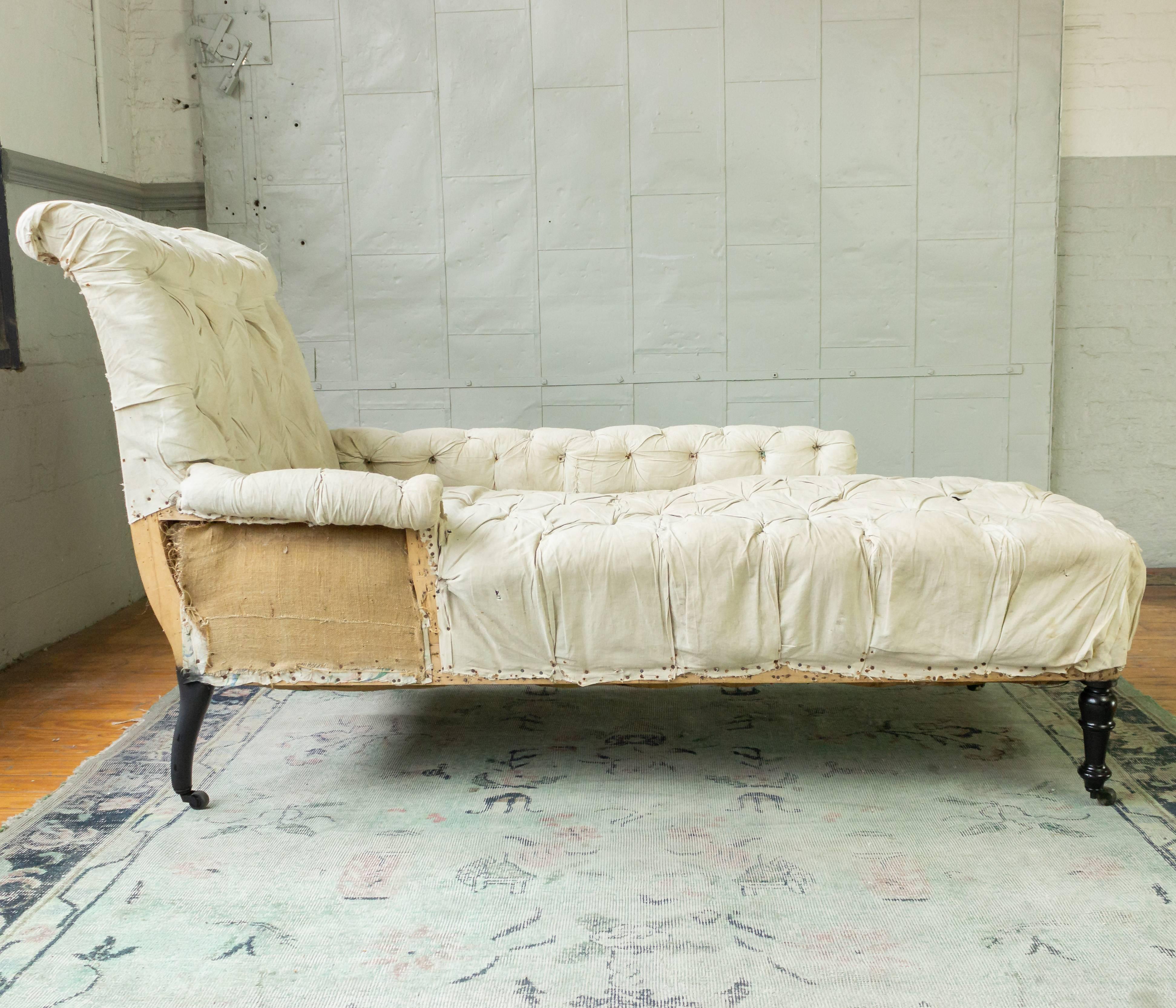 French 19th Century Napoleon III Tufted Chaise Longue with Extended Left Arm 2