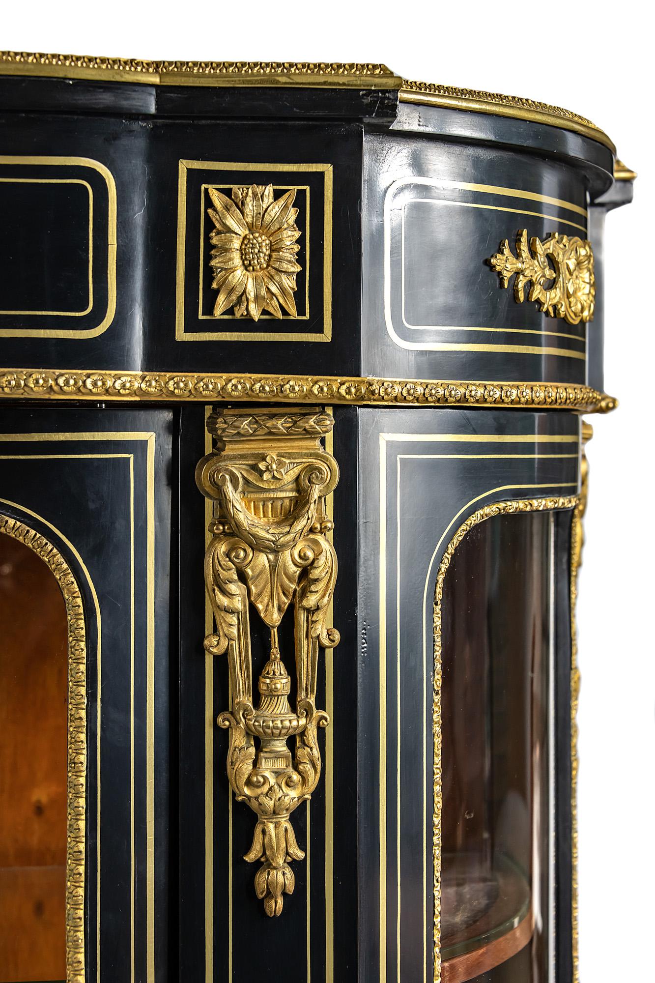 French 19th Century Napoleon III Vitrine Cabinet For Sale 2