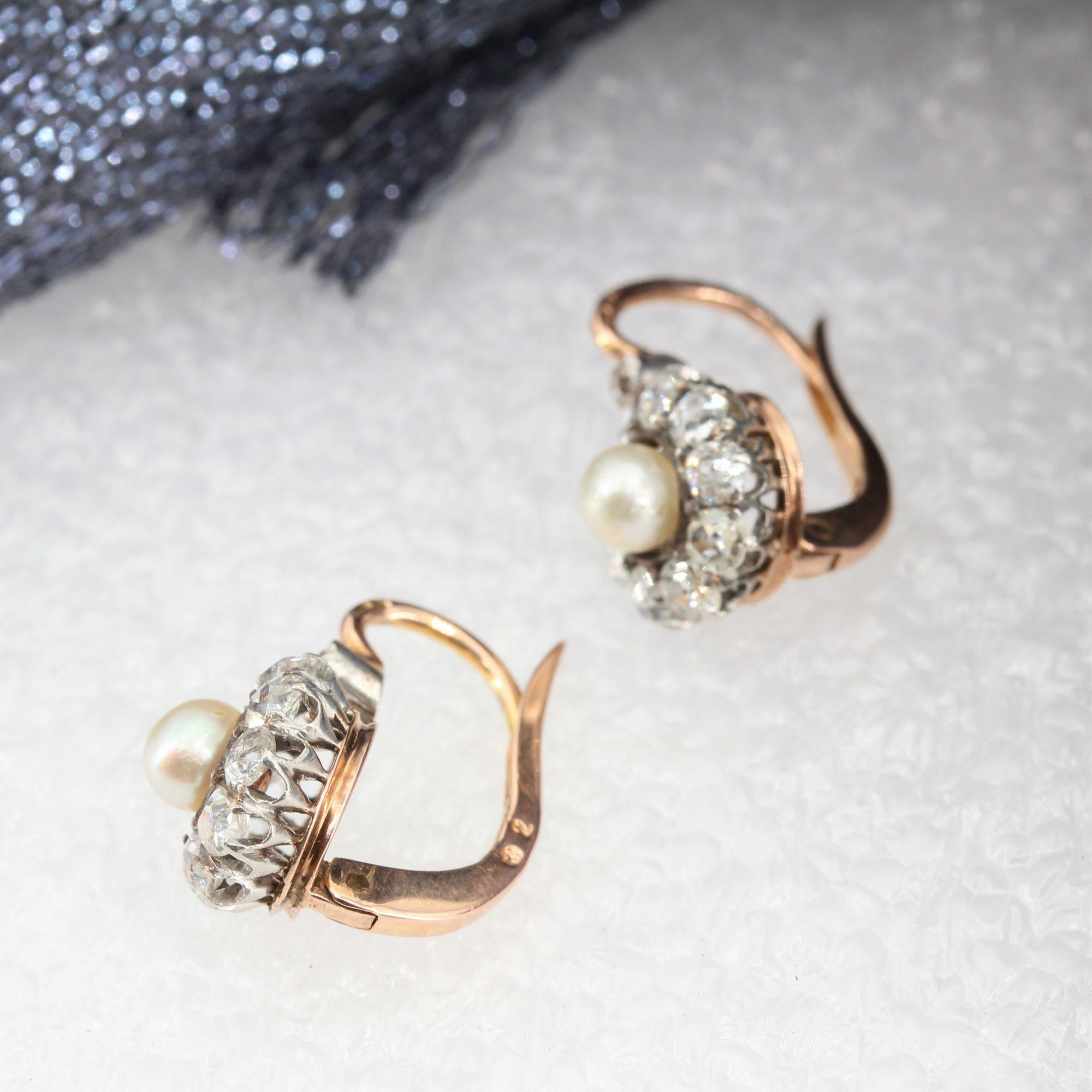 French 19th Century Natural Pearl Diamond 18 Karat Rose Gold Lever-Back Earrings In Good Condition In Poitiers, FR