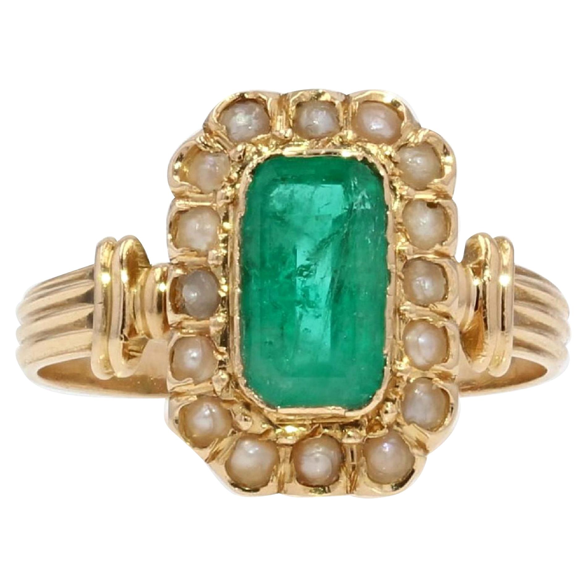 French 19th Century Natural Pearl Emerald 18 Karat Yellow Gold Ring