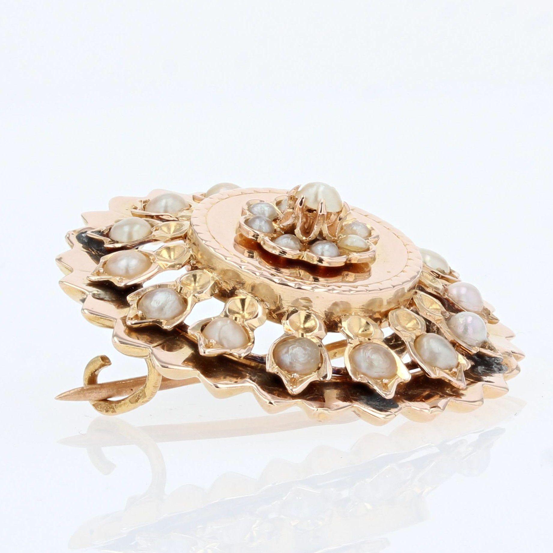 French 19th Century Natural Pearls 18 Karat Rose Gold Brooch For Sale 4