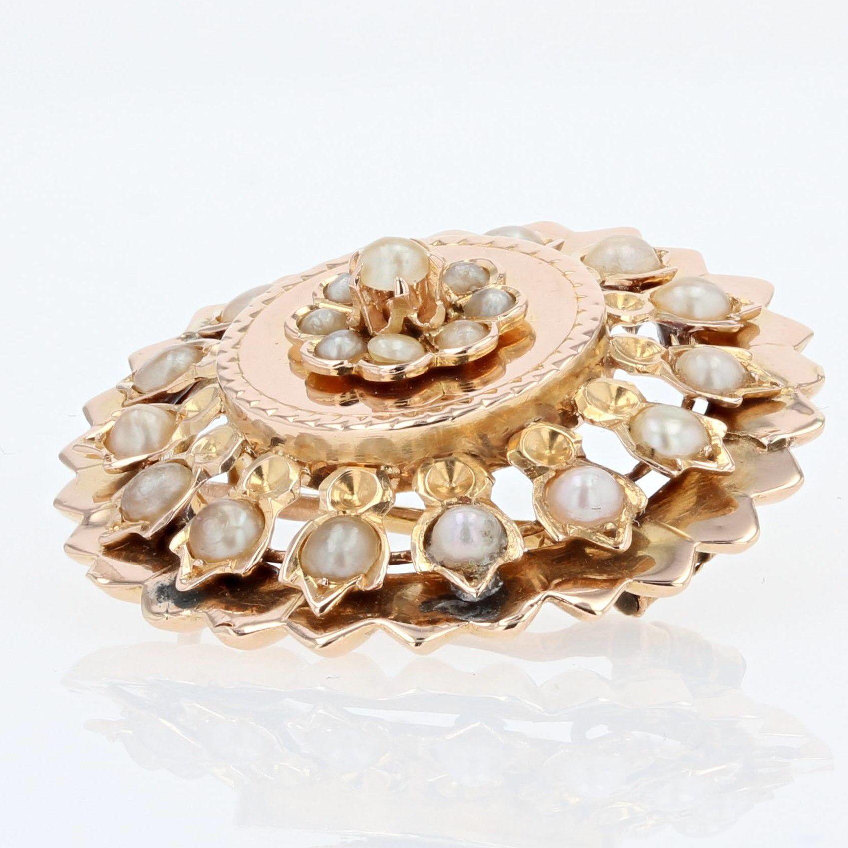 Belle Époque French 19th Century Natural Pearls 18 Karat Rose Gold Brooch For Sale