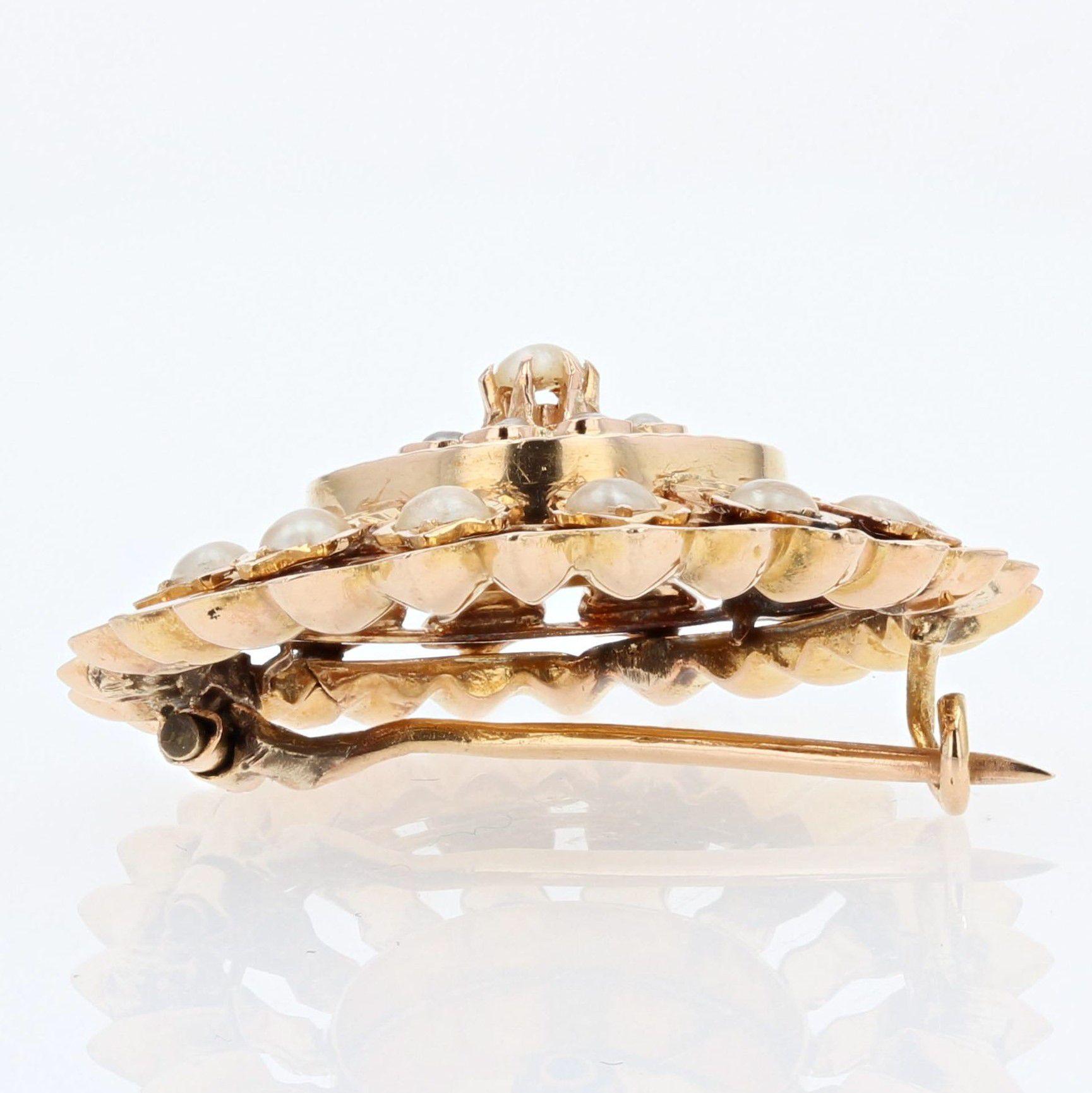 French 19th Century Natural Pearls 18 Karat Rose Gold Brooch For Sale 3