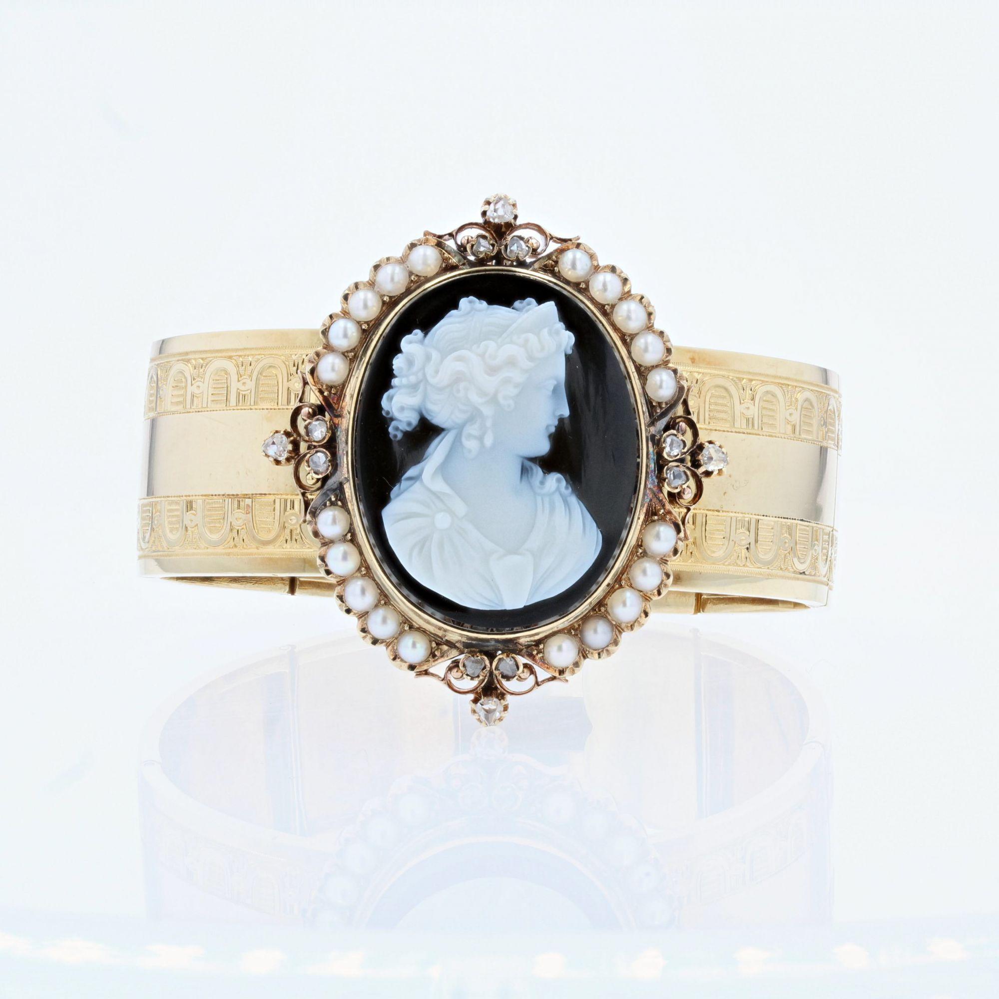 French 19th Century Natural Pearls Diamonds Onyx Cameo Set For Sale 3