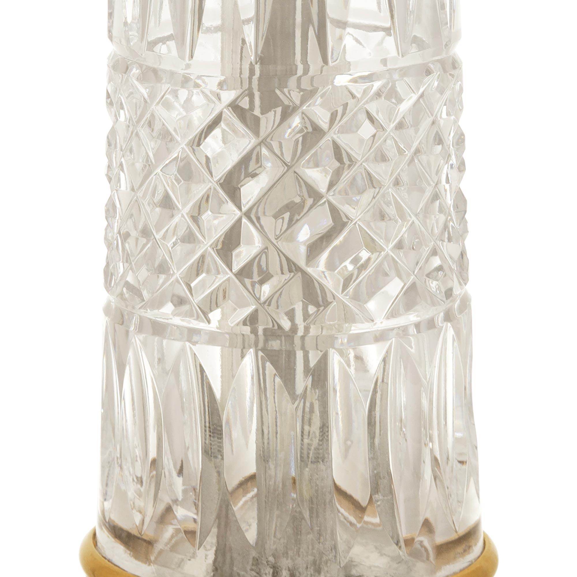 Lampada francese del XIX secolo in stile neoclassico. Lampada Baccarat in cristallo e ormolo In condizioni buone in vendita a West Palm Beach, FL