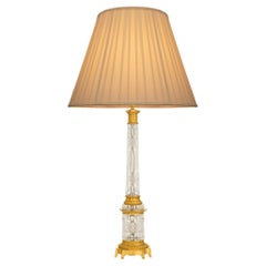 Lampada francese del XIX secolo in stile neoclassico. Lampada Baccarat in cristallo e ormolo