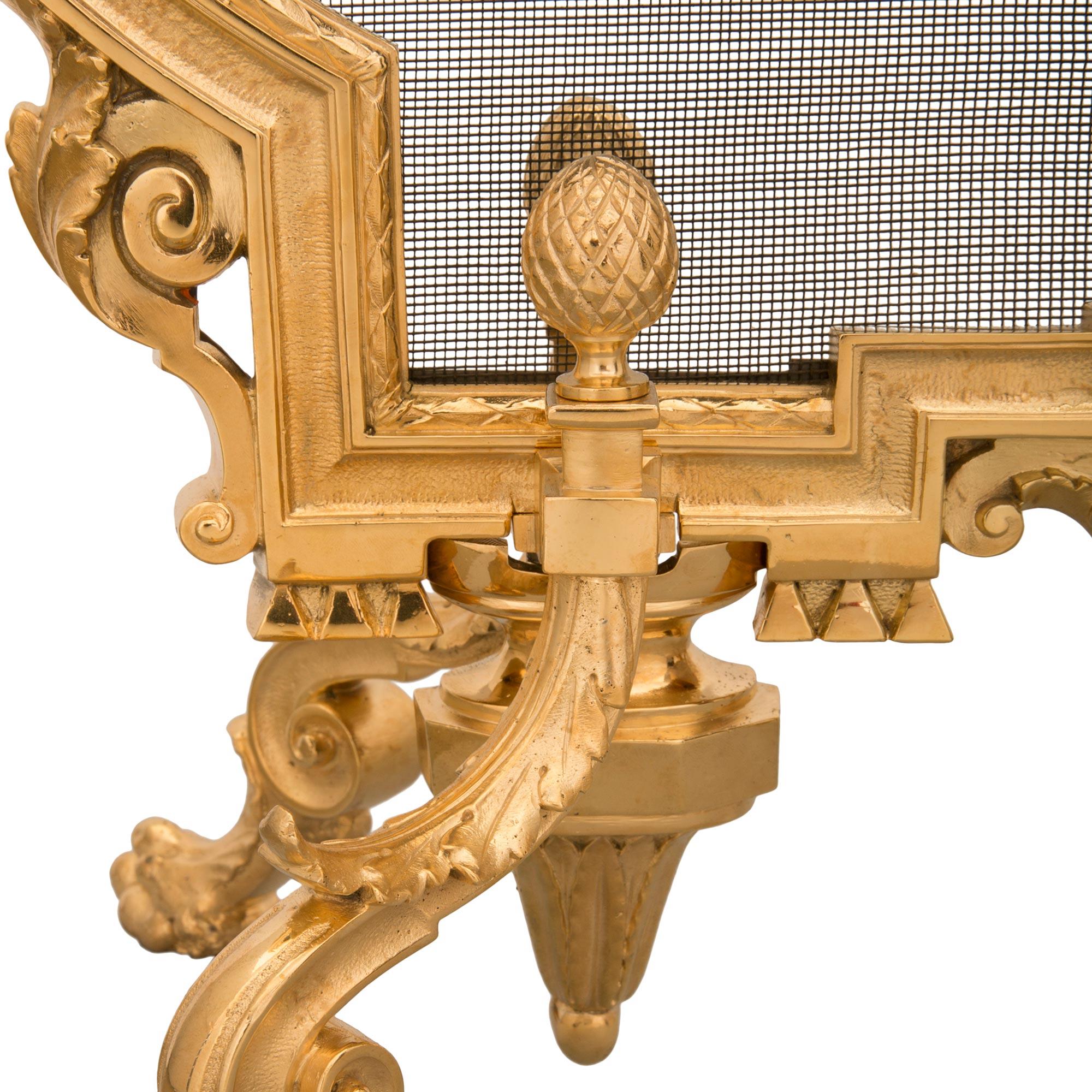 Pare-étincelles en bronze doré de style néo-classique français du 19ème siècle de la période St. Belle poque en vente 1